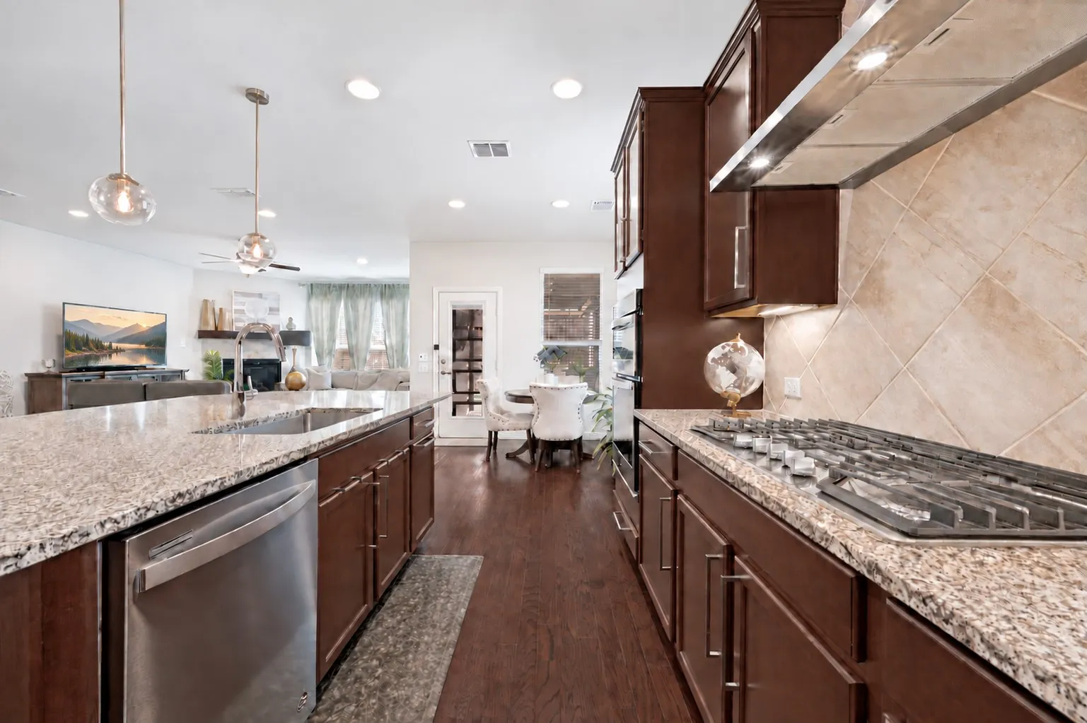 Single Family Residence For Sale in Collin County , 2716 Burnley Drive, Mc Kinney, Texas 75071, 4 Bedroom, 3 Bathroom, 2 Garage spaces, 3,156 Sqft, built in 2019, mls#21386467, Real Estate Agent in Mc Kinney, Homes For Sale in Collin county, Homes For Sale in Mc Kinney, Realtor in Mc Kinney Texas, Real Estate Brokerage Independent Realty Texas, Luminita Cordes Realtor