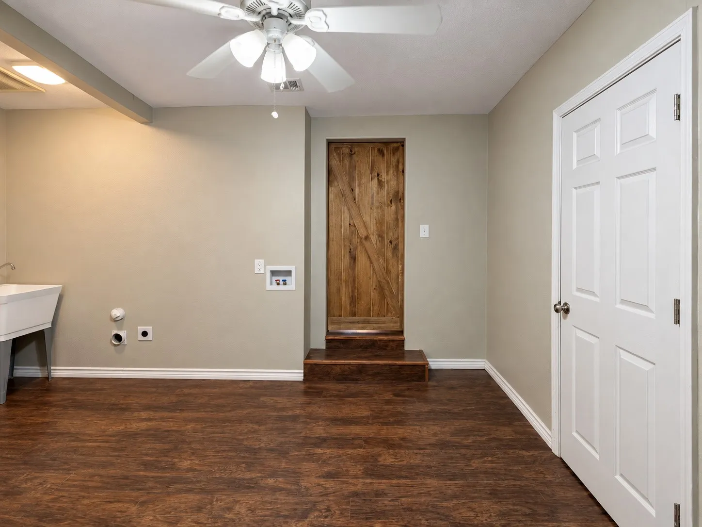 Single Family Residence For Rent in Tarrant County , 636 E Columbia Drive, Azle, Texas 76020, 3 Bedroom, 1 Bathroom, Garage spaces, 1,452 Sqft, built in 1975, mls#21389753, Real Estate Agent in Azle, Homes For Rent in Tarrant county, Homes For Rent in Azle, Realtor in Azle Texas, Real Estate Brokerage Independent Realty Texas, Luminita Cordes Realtor
