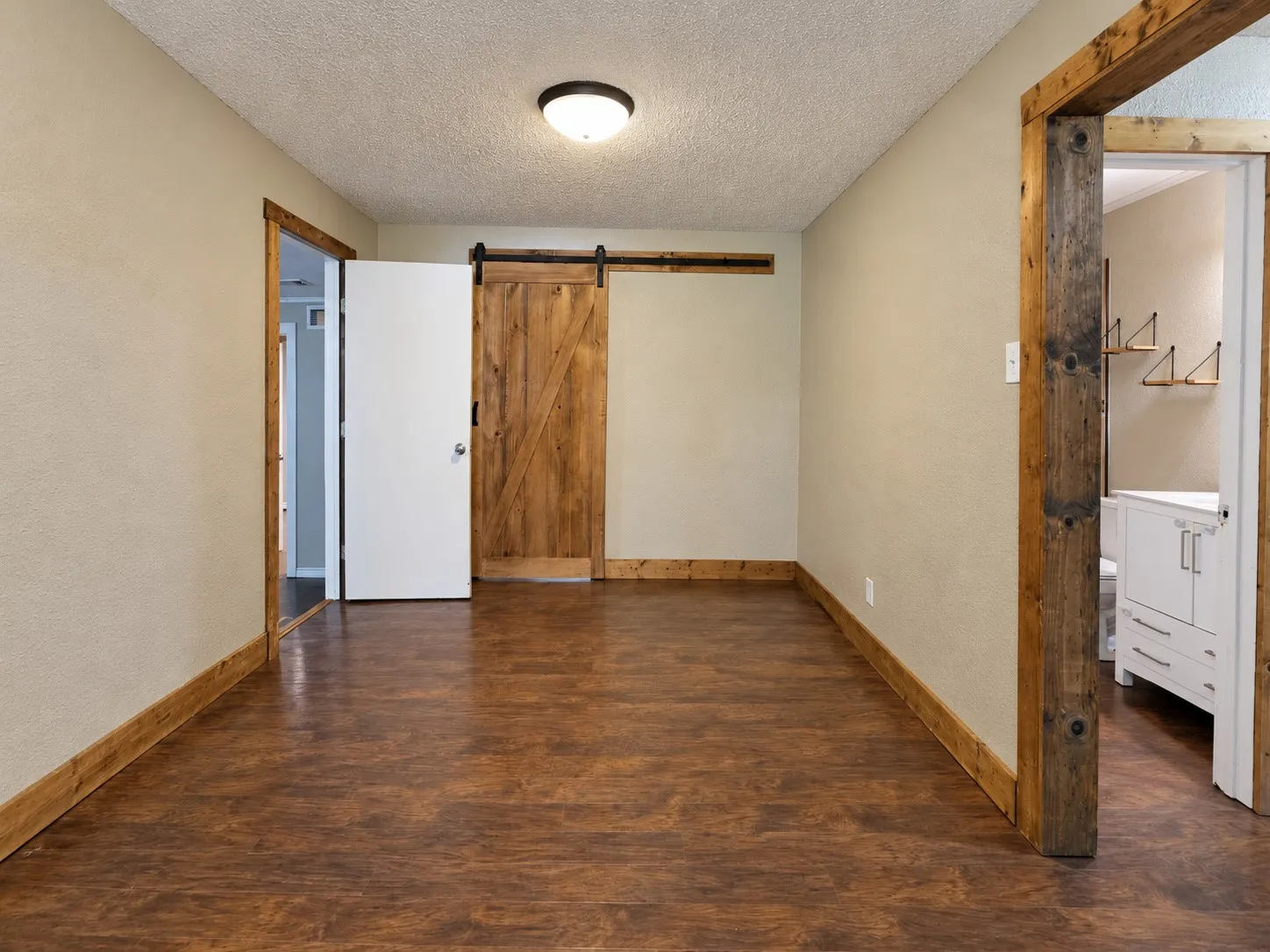 Single Family Residence For Rent in Tarrant County , 636 E Columbia Drive, Azle, Texas 76020, 3 Bedroom, 1 Bathroom, Garage spaces, 1,452 Sqft, built in 1975, mls#21389753, Real Estate Agent in Azle, Homes For Rent in Tarrant county, Homes For Rent in Azle, Realtor in Azle Texas, Real Estate Brokerage Independent Realty Texas, Luminita Cordes Realtor
