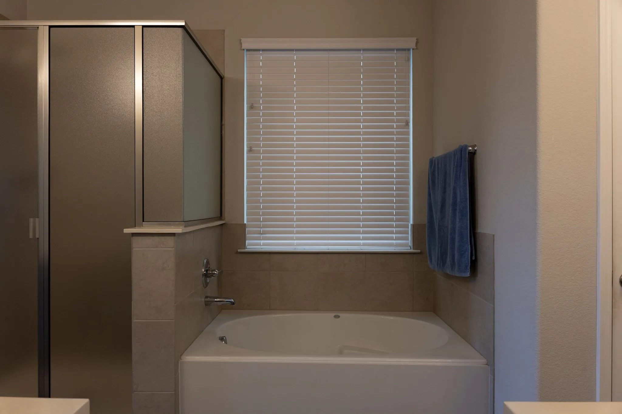 Single Family Residence For Sale in Denton County , 5609 Sea Cove Lane, Denton, Texas 76208, 3 Bedroom, 2 Bathroom, 2 Garage spaces, 1,799 Sqft, built in 2018, mls#21388214, Real Estate Agent in Denton, Homes For Sale in Denton county, Homes For Sale in Denton, Realtor in Denton Texas, Real Estate Brokerage Independent Realty Texas, Luminita Cordes Realtor