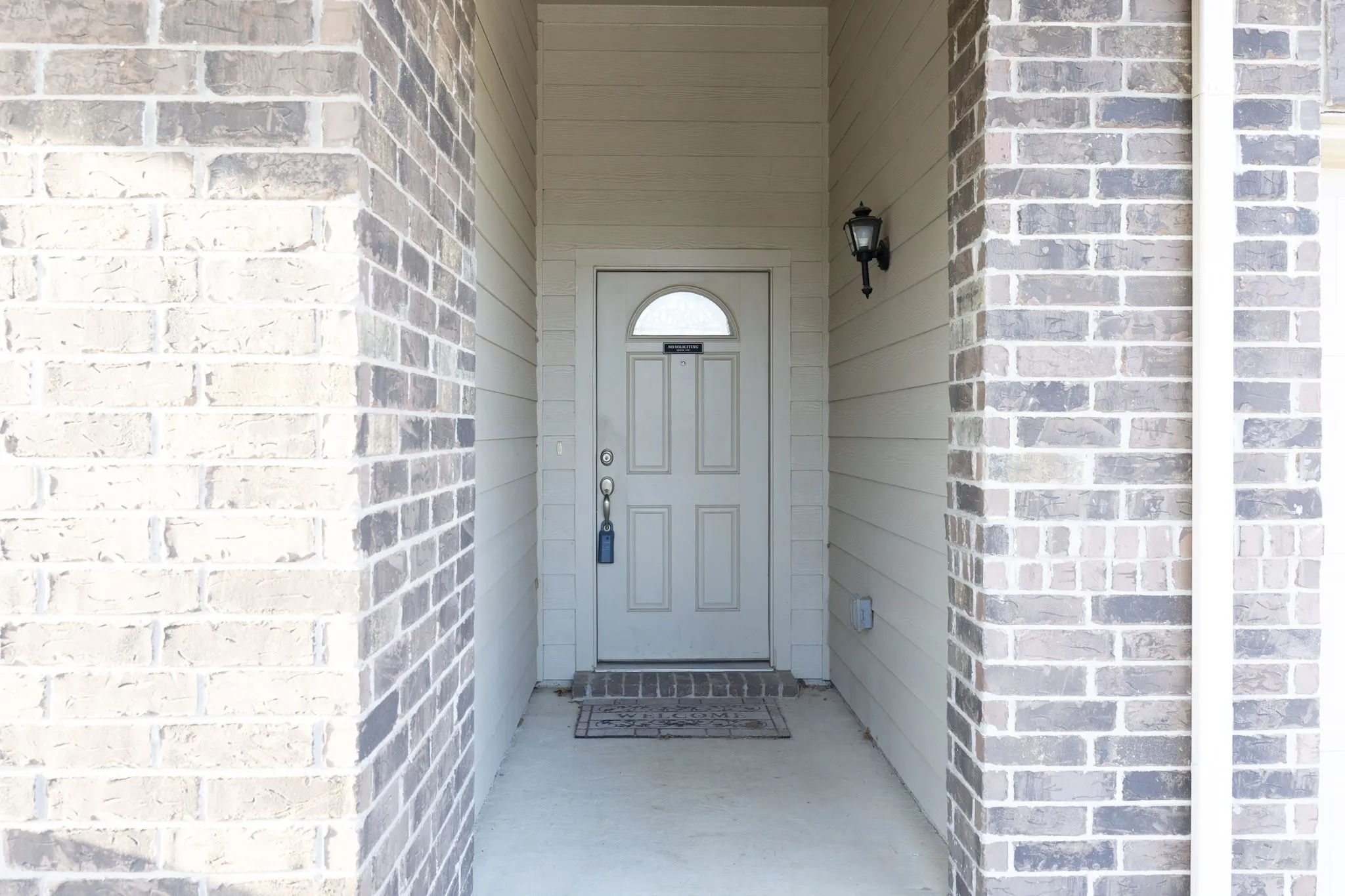 Single Family Residence For Sale in Denton County , 5609 Sea Cove Lane, Denton, Texas 76208, 3 Bedroom, 2 Bathroom, 2 Garage spaces, 1,799 Sqft, built in 2018, mls#21388214, Real Estate Agent in Denton, Homes For Sale in Denton county, Homes For Sale in Denton, Realtor in Denton Texas, Real Estate Brokerage Independent Realty Texas, Luminita Cordes Realtor