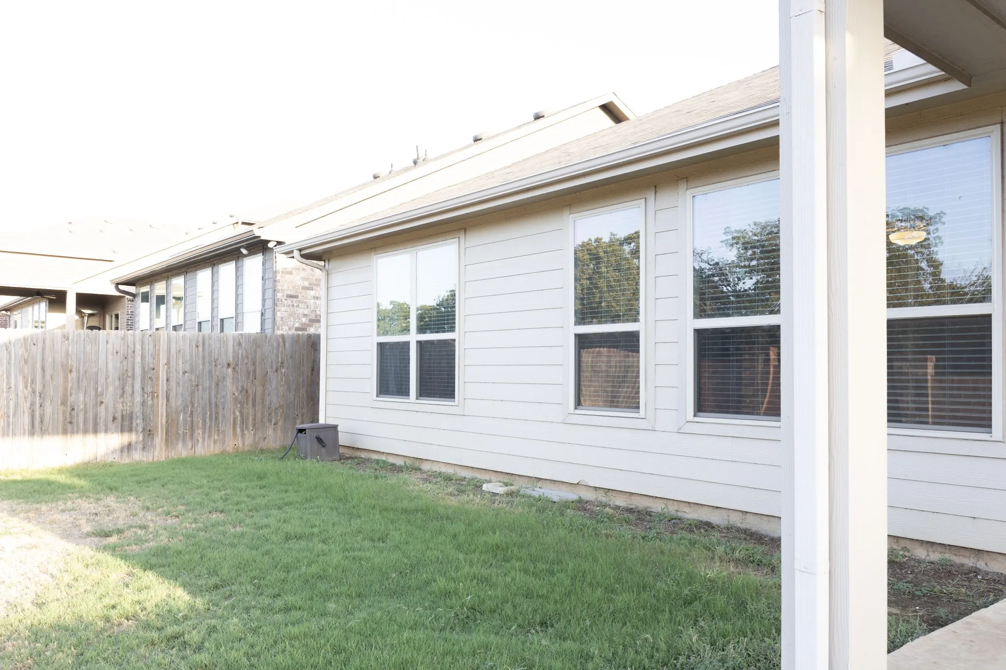 Single Family Residence For Sale in Denton County , 5609 Sea Cove Lane, Denton, Texas 76208, 3 Bedroom, 2 Bathroom, 2 Garage spaces, 1,799 Sqft, built in 2018, mls#21388214, Real Estate Agent in Denton, Homes For Sale in Denton county, Homes For Sale in Denton, Realtor in Denton Texas, Real Estate Brokerage Independent Realty Texas, Luminita Cordes Realtor