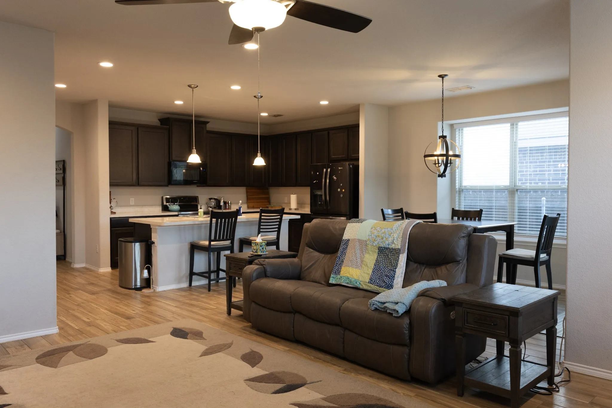 Single Family Residence For Sale in Denton County , 5609 Sea Cove Lane, Denton, Texas 76208, 3 Bedroom, 2 Bathroom, 2 Garage spaces, 1,799 Sqft, built in 2018, mls#21388214, Real Estate Agent in Denton, Homes For Sale in Denton county, Homes For Sale in Denton, Realtor in Denton Texas, Real Estate Brokerage Independent Realty Texas, Luminita Cordes Realtor
