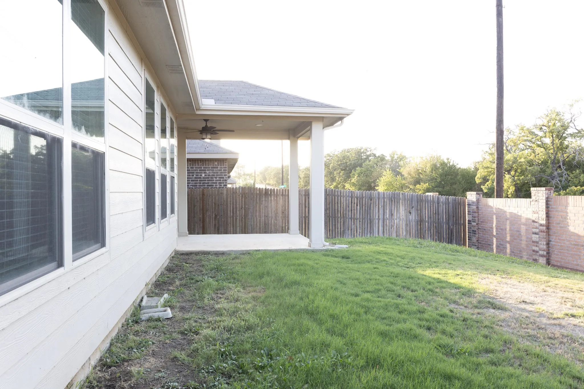 Single Family Residence For Sale in Denton County , 5609 Sea Cove Lane, Denton, Texas 76208, 3 Bedroom, 2 Bathroom, 2 Garage spaces, 1,799 Sqft, built in 2018, mls#21388214, Real Estate Agent in Denton, Homes For Sale in Denton county, Homes For Sale in Denton, Realtor in Denton Texas, Real Estate Brokerage Independent Realty Texas, Luminita Cordes Realtor