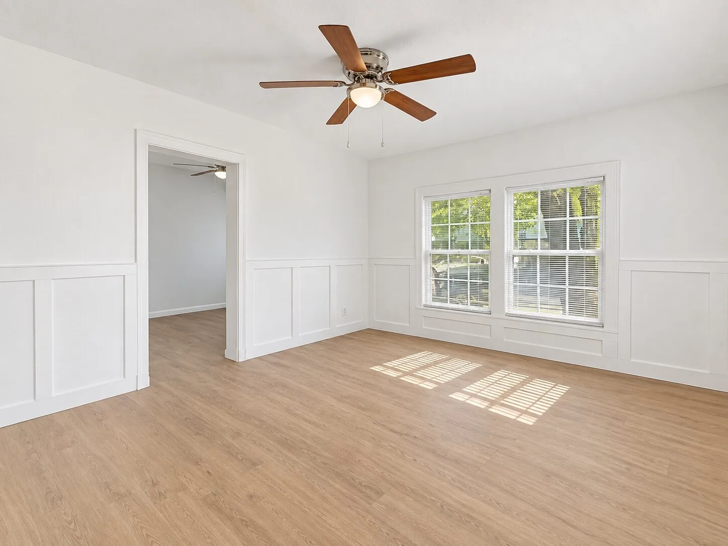 Duplex For Rent in Tarrant County , 300 Emma Street B, Fort Worth, Texas 76111, 1 Bedroom, 1 Bathroom, Garage spaces, 750 Sqft, built in 1942, mls#21385555, Real Estate Agent in Fort Worth, Homes For Rent in Tarrant county, Homes For Rent in Fort Worth, Realtor in Fort Worth Texas, Real Estate Brokerage Independent Realty Texas, Luminita Cordes Realtor
