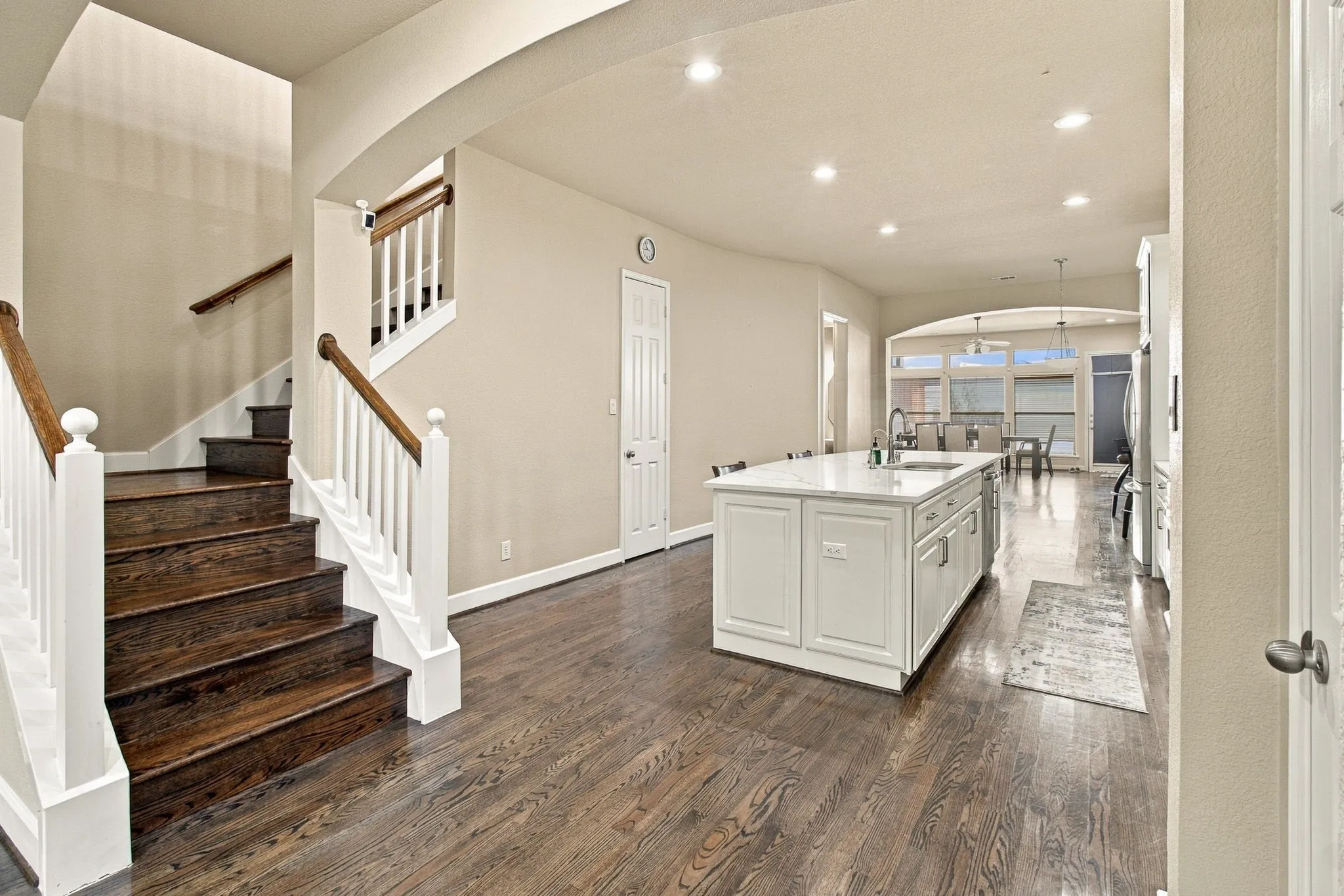 Townhouse For Sale in Dallas County , 2407 Knight Street, Dallas, Texas 75219, 3 Bedroom, 3 Bathroom, 2 Garage spaces, 3,110 Sqft, built in 2008, mls#21389242, Real Estate Agent in Dallas, Homes For Sale in Dallas county, Homes For Sale in Dallas, Realtor in Dallas Texas, Real Estate Brokerage Independent Realty Texas, Luminita Cordes Realtor