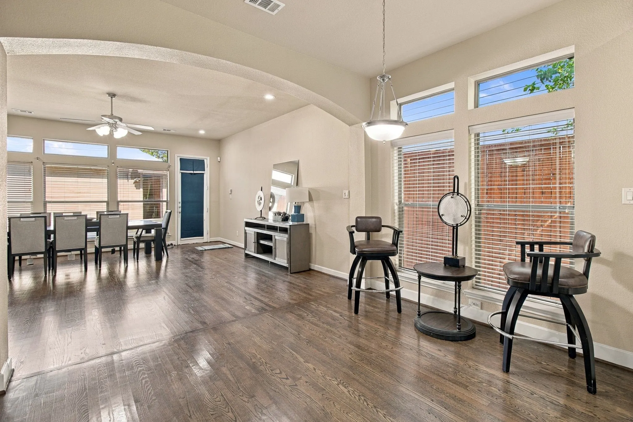 Townhouse For Sale in Dallas County , 2407 Knight Street, Dallas, Texas 75219, 3 Bedroom, 3 Bathroom, 2 Garage spaces, 3,110 Sqft, built in 2008, mls#21389242, Real Estate Agent in Dallas, Homes For Sale in Dallas county, Homes For Sale in Dallas, Realtor in Dallas Texas, Real Estate Brokerage Independent Realty Texas, Luminita Cordes Realtor