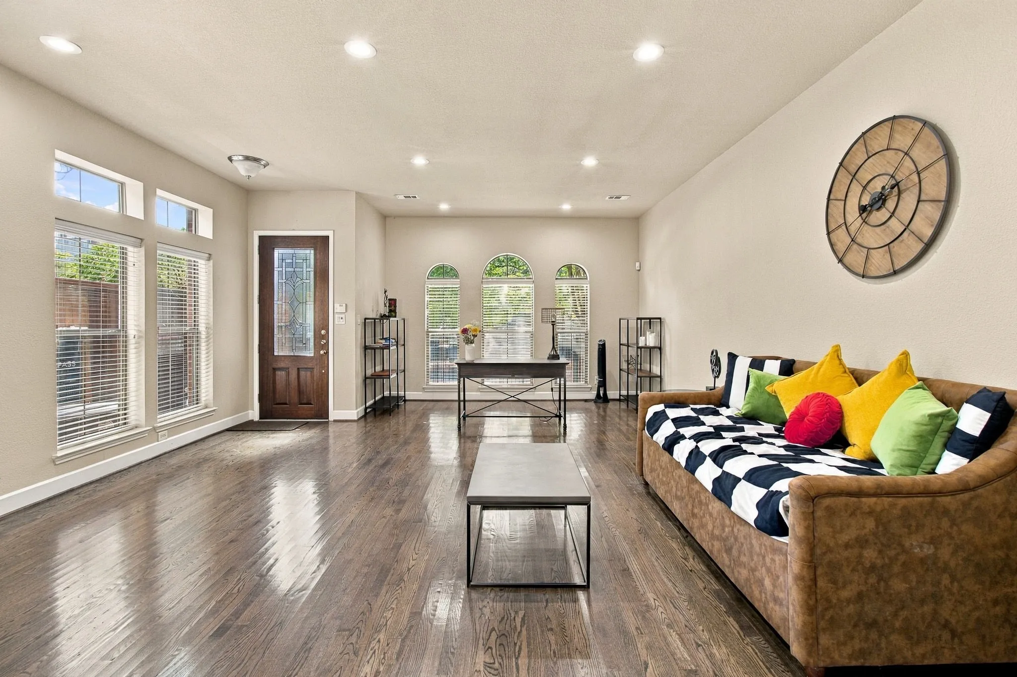 Townhouse For Sale in Dallas County , 2407 Knight Street, Dallas, Texas 75219, 3 Bedroom, 3 Bathroom, 2 Garage spaces, 3,110 Sqft, built in 2008, mls#21389242, Real Estate Agent in Dallas, Homes For Sale in Dallas county, Homes For Sale in Dallas, Realtor in Dallas Texas, Real Estate Brokerage Independent Realty Texas, Luminita Cordes Realtor