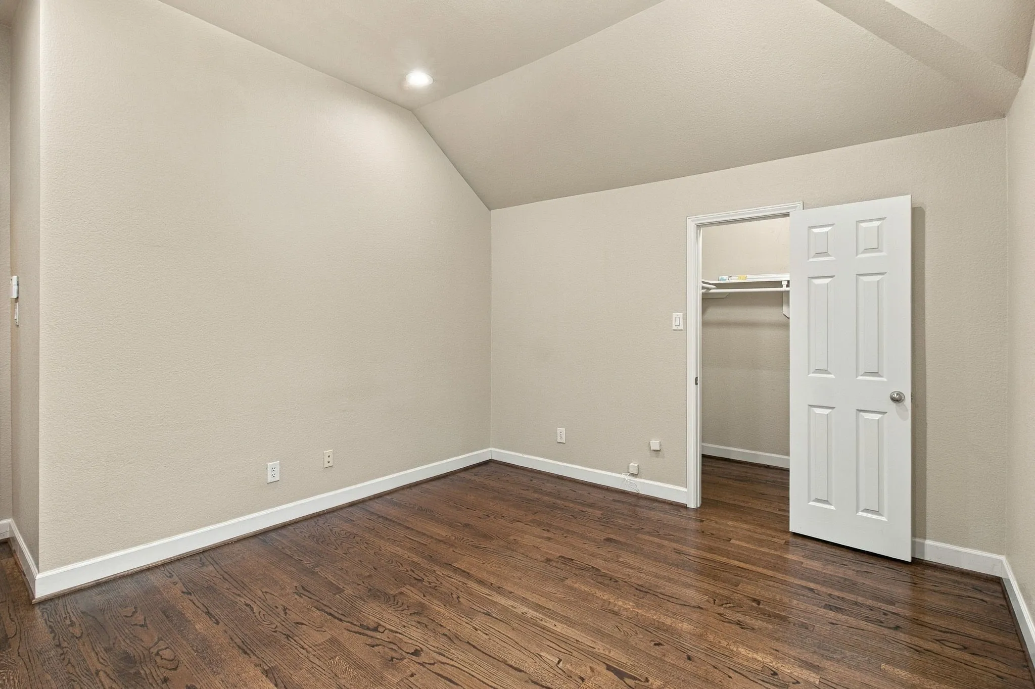Townhouse For Sale in Dallas County , 2407 Knight Street, Dallas, Texas 75219, 3 Bedroom, 3 Bathroom, 2 Garage spaces, 3,110 Sqft, built in 2008, mls#21389242, Real Estate Agent in Dallas, Homes For Sale in Dallas county, Homes For Sale in Dallas, Realtor in Dallas Texas, Real Estate Brokerage Independent Realty Texas, Luminita Cordes Realtor