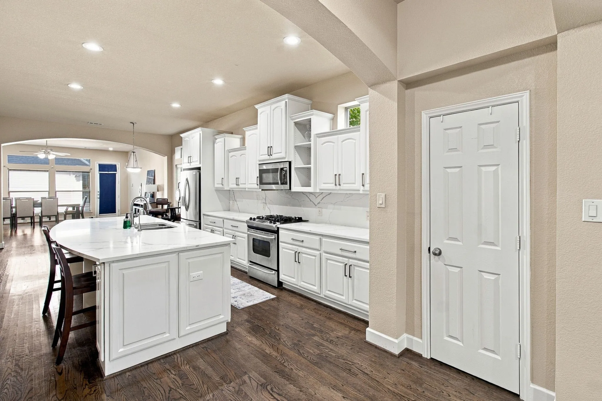 Townhouse For Sale in Dallas County , 2407 Knight Street, Dallas, Texas 75219, 3 Bedroom, 3 Bathroom, 2 Garage spaces, 3,110 Sqft, built in 2008, mls#21389242, Real Estate Agent in Dallas, Homes For Sale in Dallas county, Homes For Sale in Dallas, Realtor in Dallas Texas, Real Estate Brokerage Independent Realty Texas, Luminita Cordes Realtor