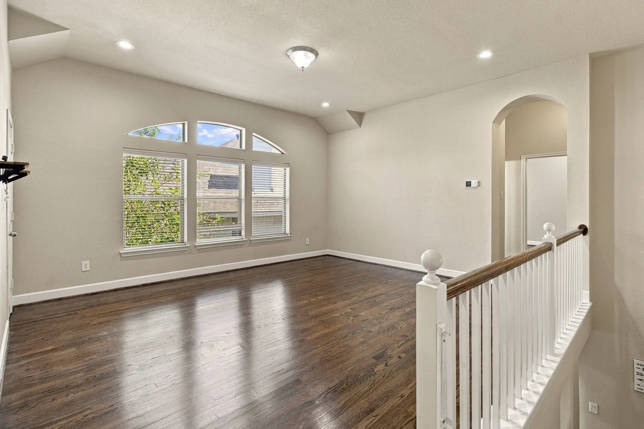 Townhouse For Sale in Dallas County , 2407 Knight Street, Dallas, Texas 75219, 3 Bedroom, 3 Bathroom, 2 Garage spaces, 3,110 Sqft, built in 2008, mls#21389242, Real Estate Agent in Dallas, Homes For Sale in Dallas county, Homes For Sale in Dallas, Realtor in Dallas Texas, Real Estate Brokerage Independent Realty Texas, Luminita Cordes Realtor