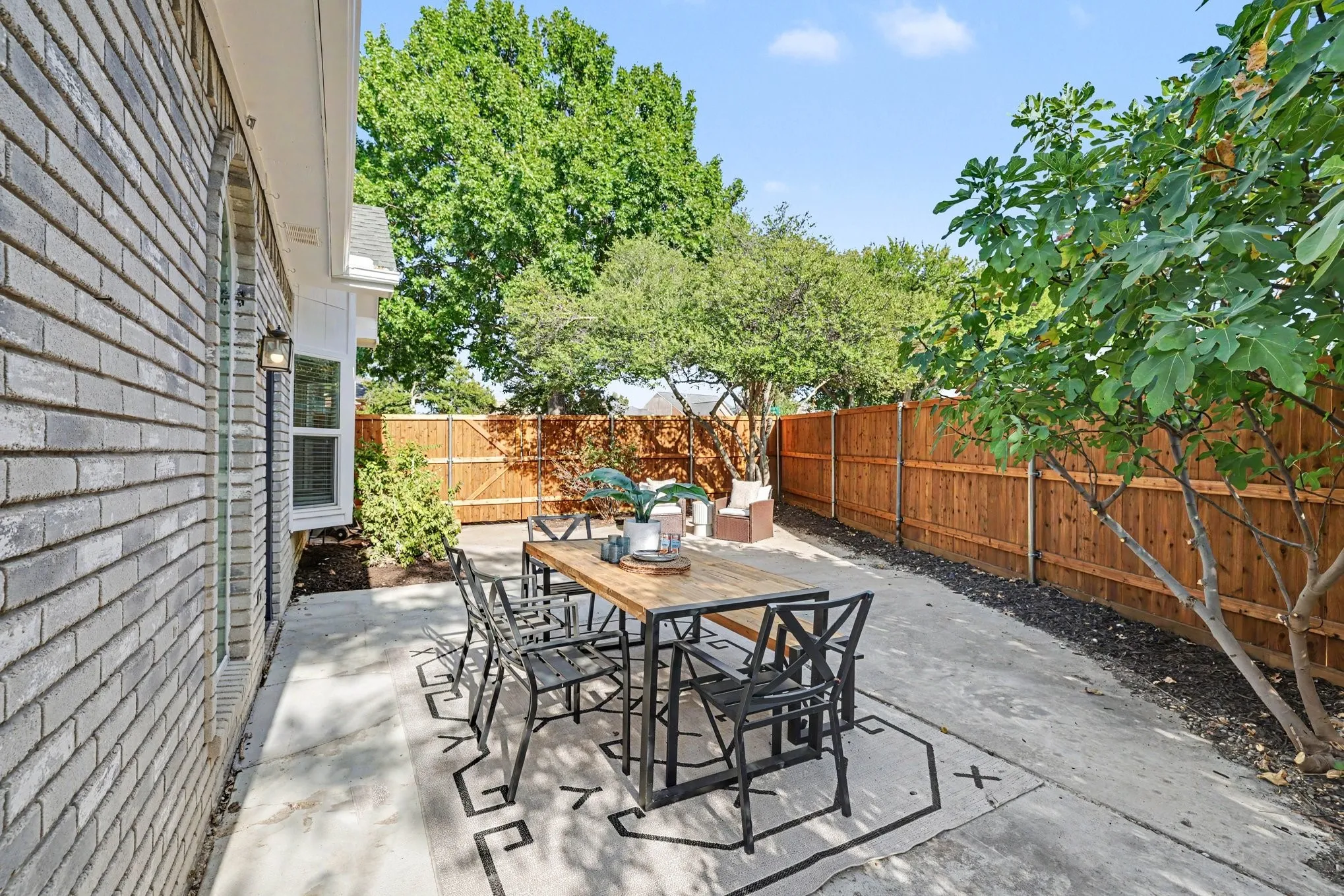 Single Family Residence For Sale in Collin County , 9925 Bordeaux Avenue, Frisco, Texas 75035, 3 Bedroom, 2 Bathroom, 2 Garage spaces, 1,865 Sqft, built in 1989, mls#21387387, Real Estate Agent in Frisco, Homes For Sale in Collin county, Homes For Sale in Frisco, Realtor in Frisco Texas, Real Estate Brokerage Independent Realty Texas, Luminita Cordes Realtor