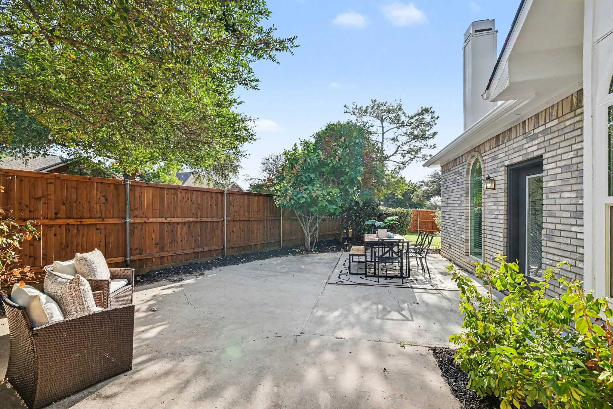 Single Family Residence For Sale in Collin County , 9925 Bordeaux Avenue, Frisco, Texas 75035, 3 Bedroom, 2 Bathroom, 2 Garage spaces, 1,865 Sqft, built in 1989, mls#21387387, Real Estate Agent in Frisco, Homes For Sale in Collin county, Homes For Sale in Frisco, Realtor in Frisco Texas, Real Estate Brokerage Independent Realty Texas, Luminita Cordes Realtor