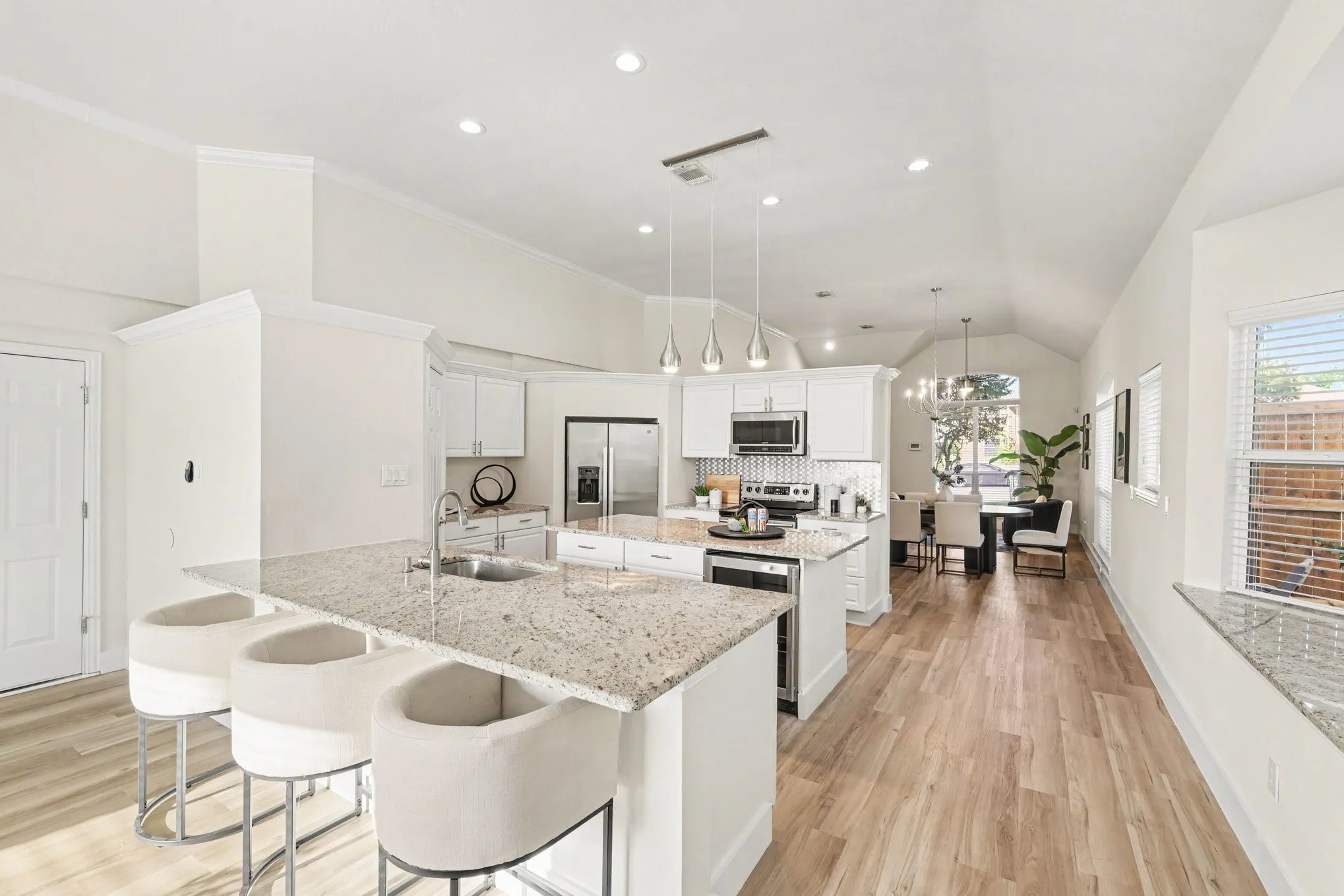Single Family Residence For Sale in Collin County , 9925 Bordeaux Avenue, Frisco, Texas 75035, 3 Bedroom, 2 Bathroom, 2 Garage spaces, 1,865 Sqft, built in 1989, mls#21387387, Real Estate Agent in Frisco, Homes For Sale in Collin county, Homes For Sale in Frisco, Realtor in Frisco Texas, Real Estate Brokerage Independent Realty Texas, Luminita Cordes Realtor