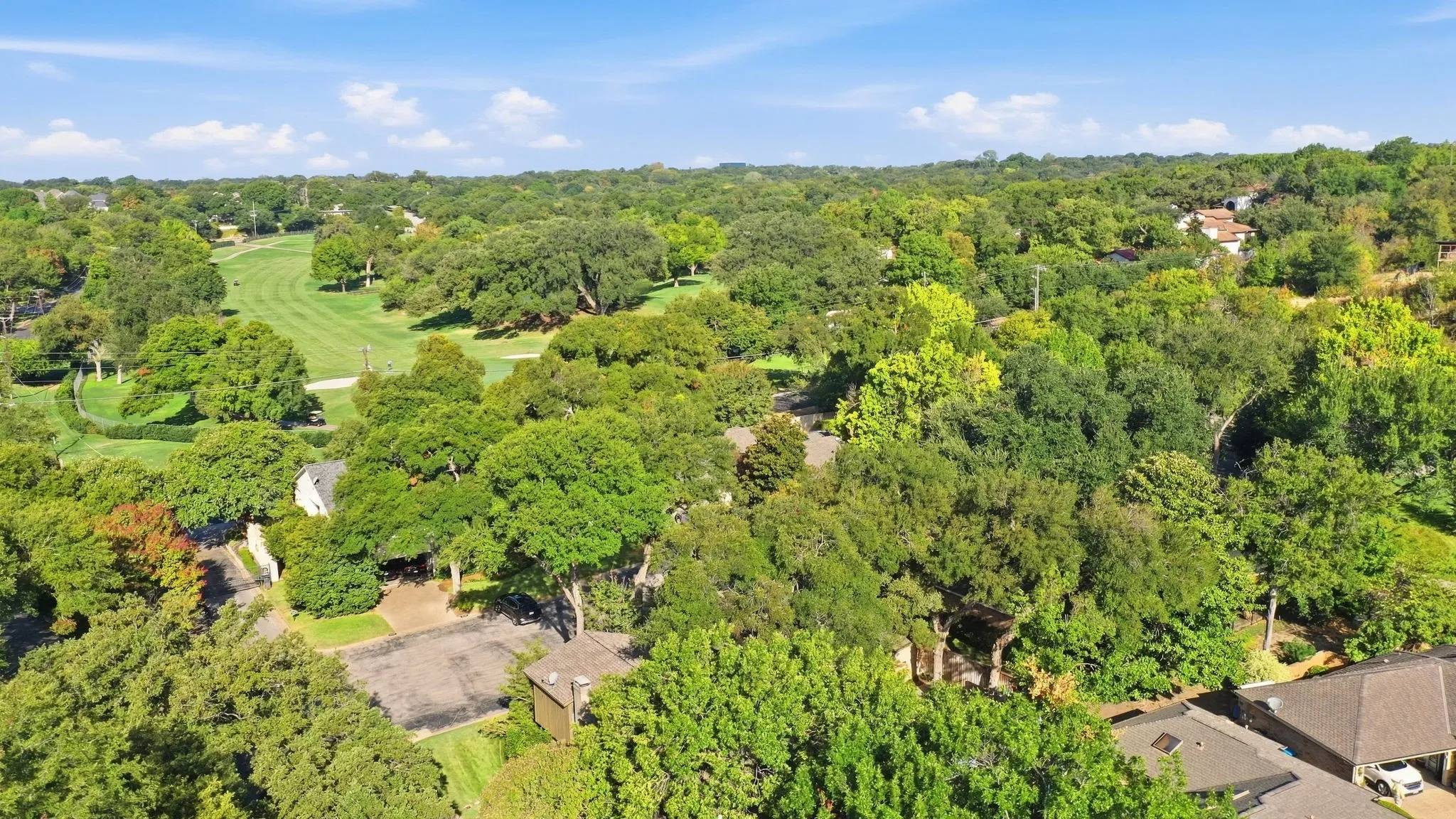 Condominium For Sale in Tarrant County , 6128 Plum Valley Place, Fort Worth, Texas 76116, 2 Bedroom, 3 Bathroom, 2 Garage spaces, 2,498 Sqft, built in 1976, mls#21388679, Real Estate Agent in Fort Worth, Homes For Sale in Tarrant county, Homes For Sale in Fort Worth, Realtor in Fort Worth Texas, Real Estate Brokerage Independent Realty Texas, Luminita Cordes Realtor