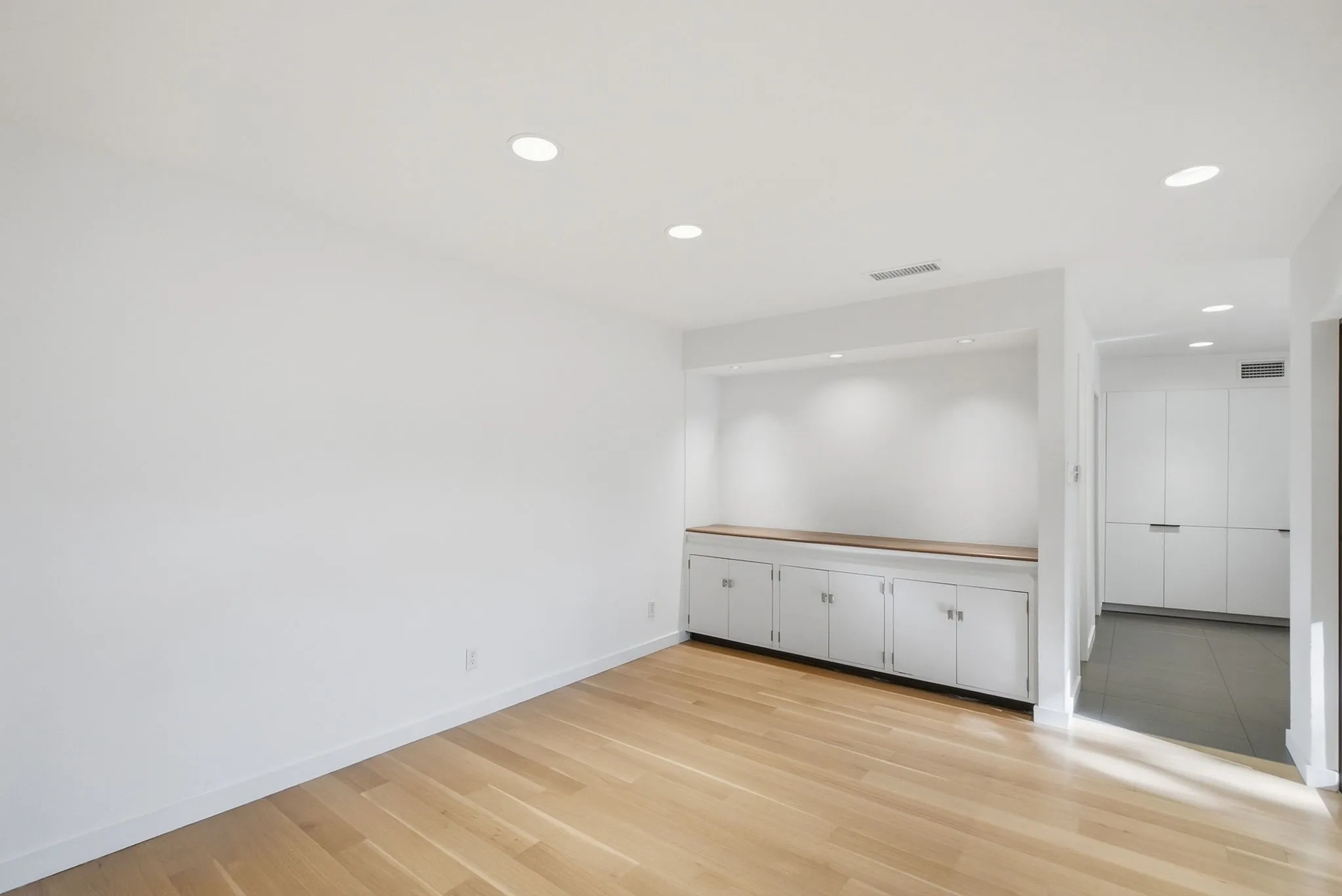 Built-ins in Dining Room