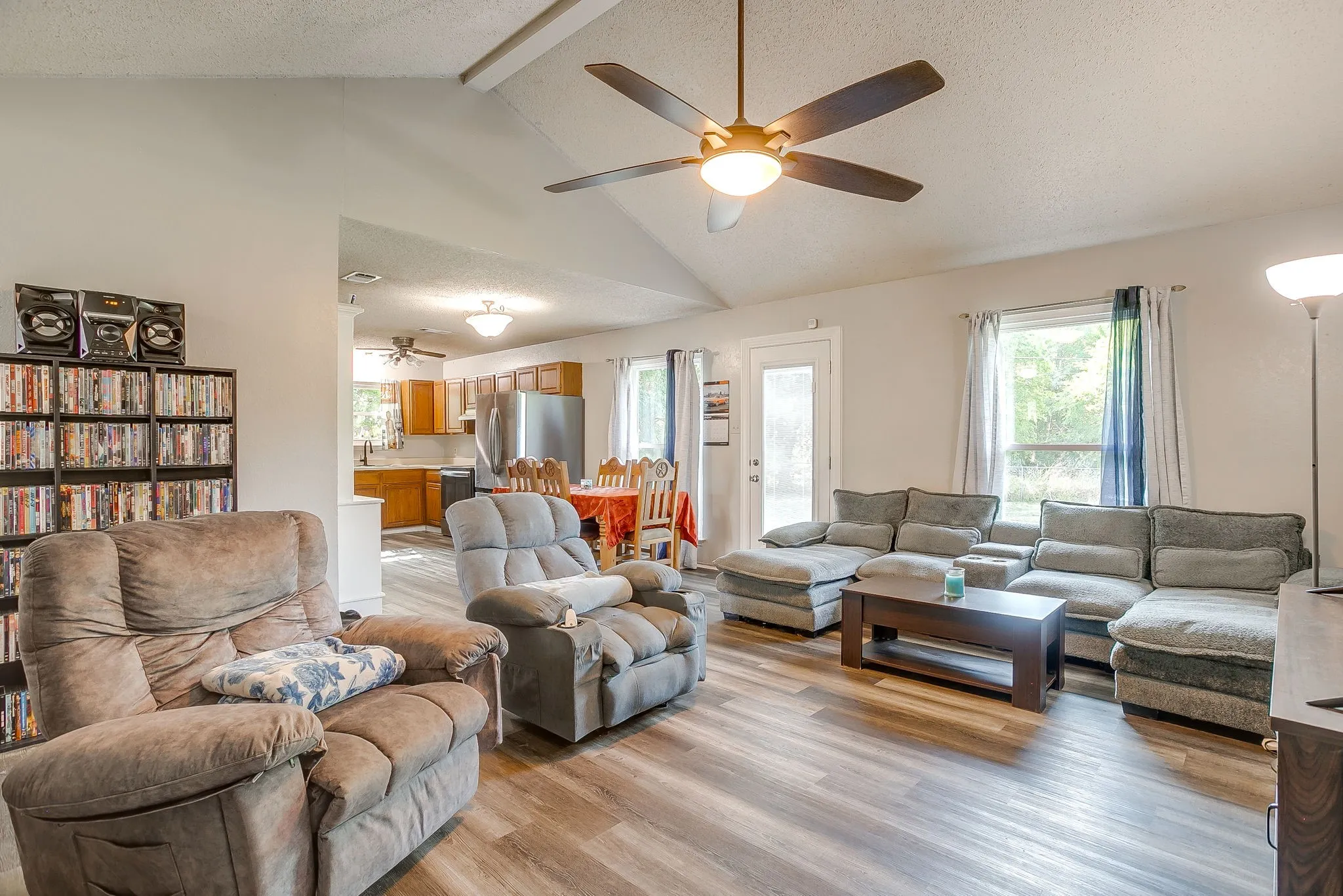 Single Family Residence For Sale in Johnson County , 1225 Sandstone Drive, Cleburne, Texas 76033, 3 Bedroom, 2 Bathroom, 2 Garage spaces, 1,307 Sqft, built in 1988, mls#21389758, Real Estate Agent in Cleburne, Homes For Sale in Johnson county, Homes For Sale in Cleburne, Realtor in Cleburne Texas, Real Estate Brokerage Independent Realty Texas, Luminita Cordes Realtor