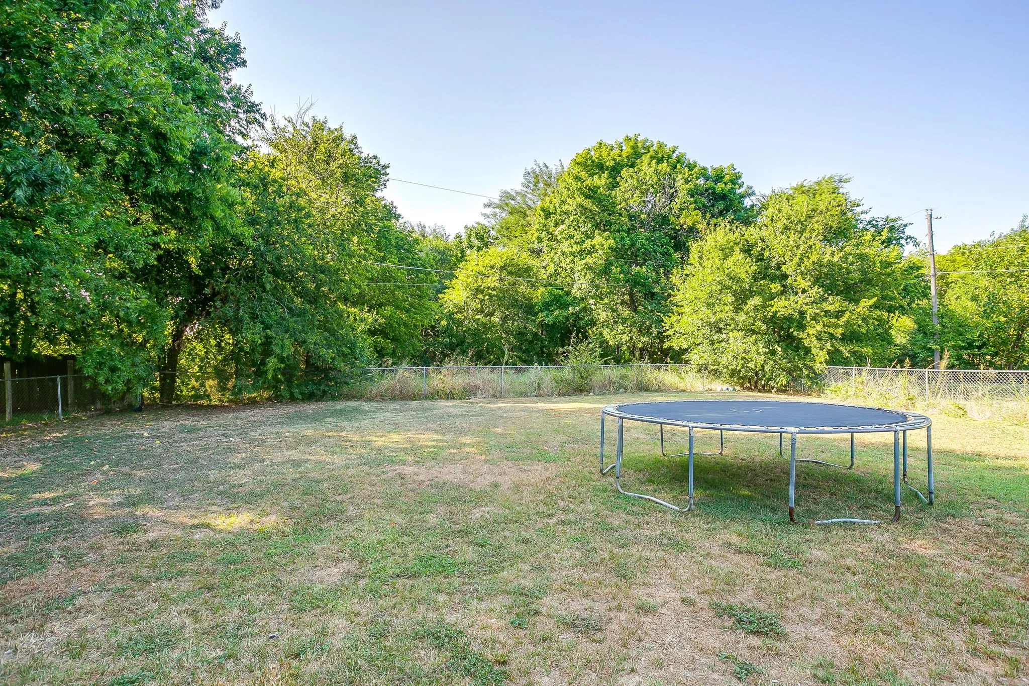 Single Family Residence For Sale in Johnson County , 1225 Sandstone Drive, Cleburne, Texas 76033, 3 Bedroom, 2 Bathroom, 2 Garage spaces, 1,307 Sqft, built in 1988, mls#21389758, Real Estate Agent in Cleburne, Homes For Sale in Johnson county, Homes For Sale in Cleburne, Realtor in Cleburne Texas, Real Estate Brokerage Independent Realty Texas, Luminita Cordes Realtor