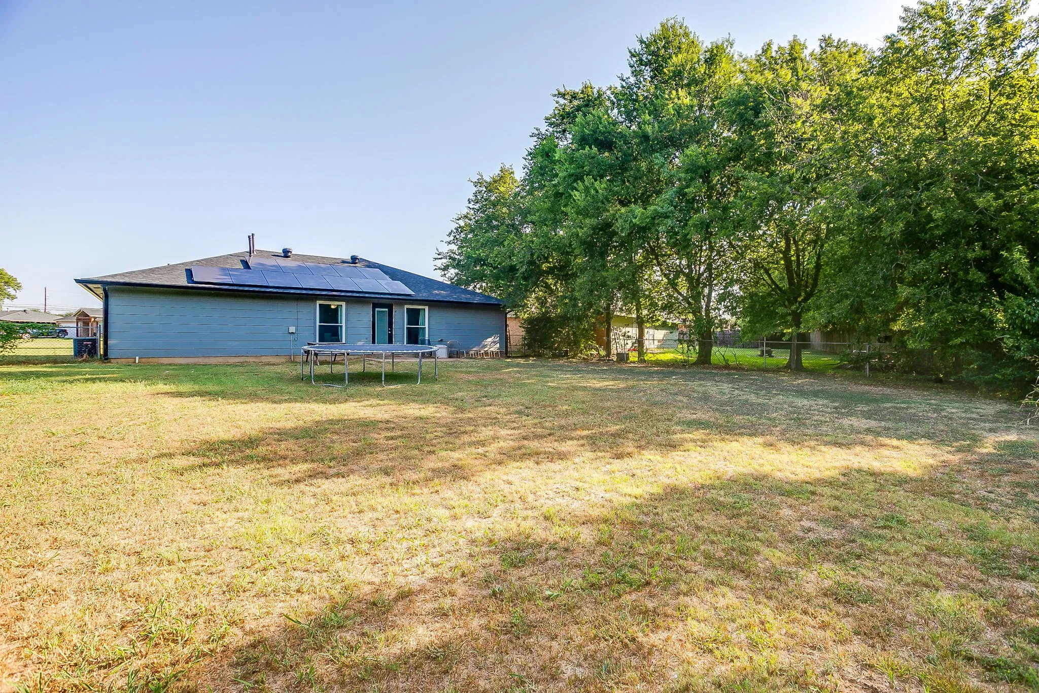 Single Family Residence For Sale in Johnson County , 1225 Sandstone Drive, Cleburne, Texas 76033, 3 Bedroom, 2 Bathroom, 2 Garage spaces, 1,307 Sqft, built in 1988, mls#21389758, Real Estate Agent in Cleburne, Homes For Sale in Johnson county, Homes For Sale in Cleburne, Realtor in Cleburne Texas, Real Estate Brokerage Independent Realty Texas, Luminita Cordes Realtor