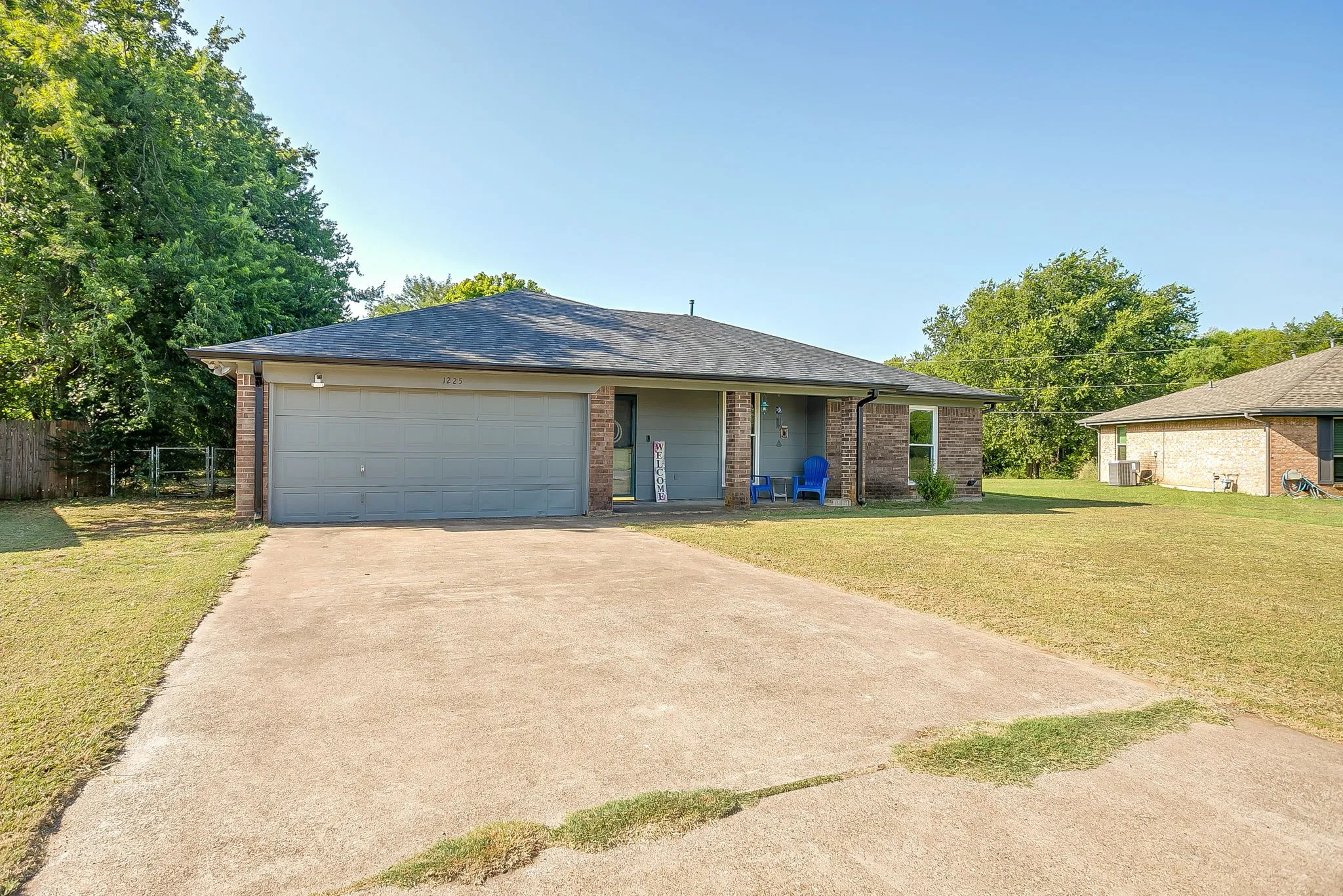 Single Family Residence For Sale in Johnson County , 1225 Sandstone Drive, Cleburne, Texas 76033, 3 Bedroom, 2 Bathroom, 2 Garage spaces, 1,307 Sqft, built in 1988, mls#21389758, Real Estate Agent in Cleburne, Homes For Sale in Johnson county, Homes For Sale in Cleburne, Realtor in Cleburne Texas, Real Estate Brokerage Independent Realty Texas, Luminita Cordes Realtor