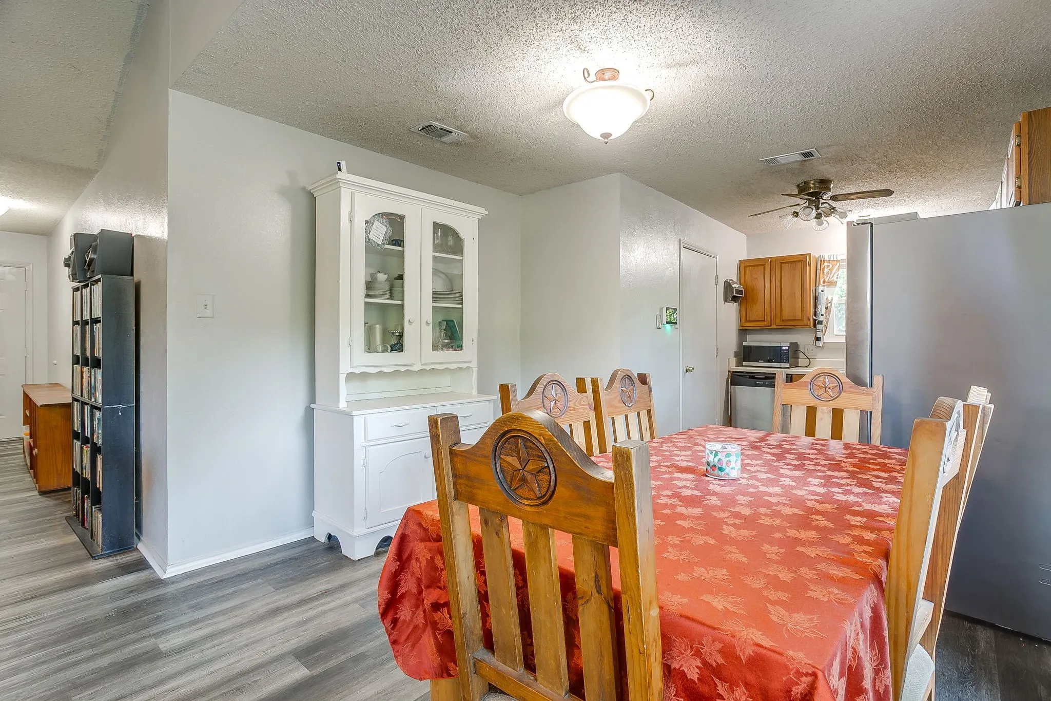 Single Family Residence For Sale in Johnson County , 1225 Sandstone Drive, Cleburne, Texas 76033, 3 Bedroom, 2 Bathroom, 2 Garage spaces, 1,307 Sqft, built in 1988, mls#21389758, Real Estate Agent in Cleburne, Homes For Sale in Johnson county, Homes For Sale in Cleburne, Realtor in Cleburne Texas, Real Estate Brokerage Independent Realty Texas, Luminita Cordes Realtor