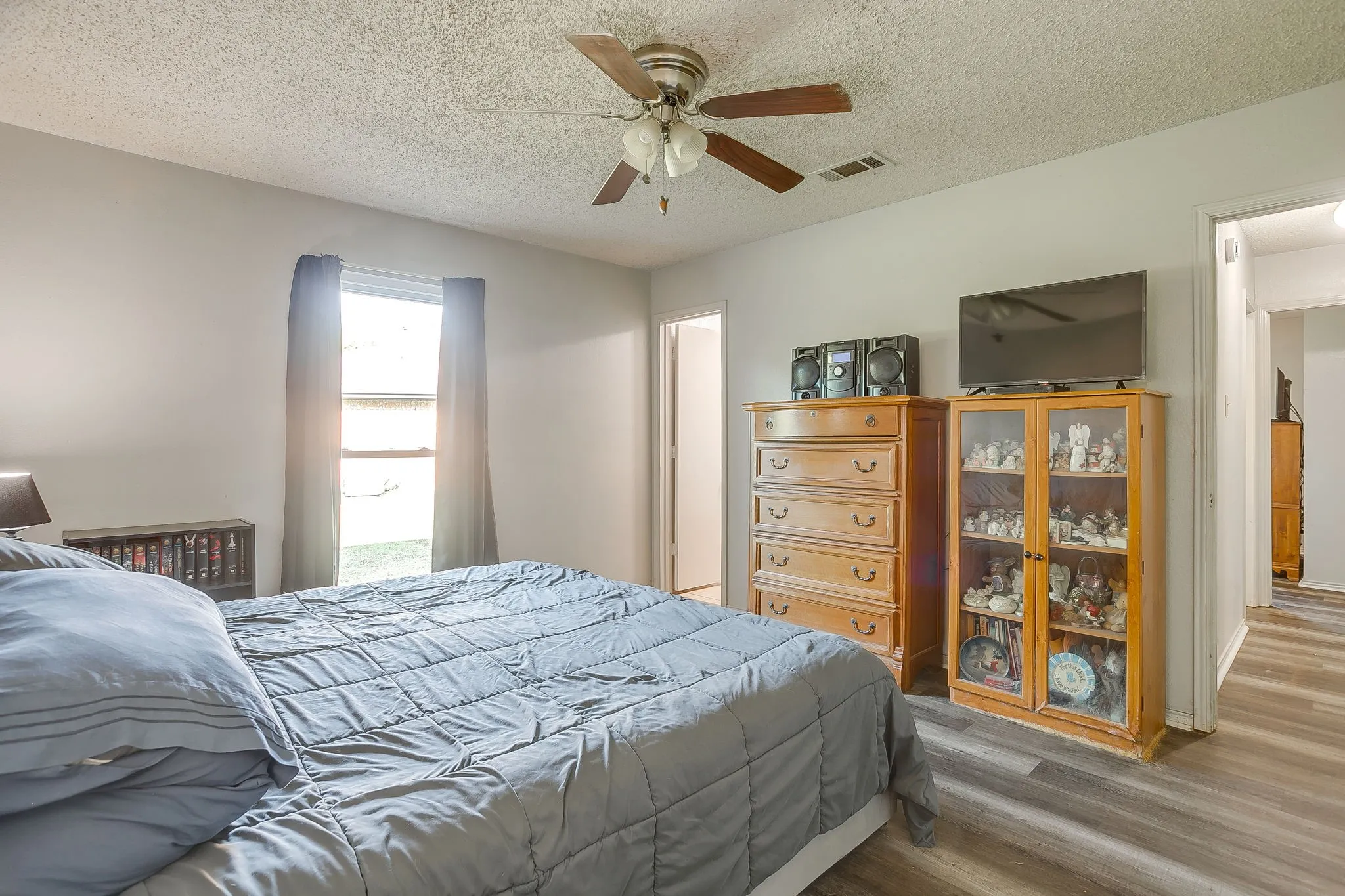 Single Family Residence For Sale in Johnson County , 1225 Sandstone Drive, Cleburne, Texas 76033, 3 Bedroom, 2 Bathroom, 2 Garage spaces, 1,307 Sqft, built in 1988, mls#21389758, Real Estate Agent in Cleburne, Homes For Sale in Johnson county, Homes For Sale in Cleburne, Realtor in Cleburne Texas, Real Estate Brokerage Independent Realty Texas, Luminita Cordes Realtor