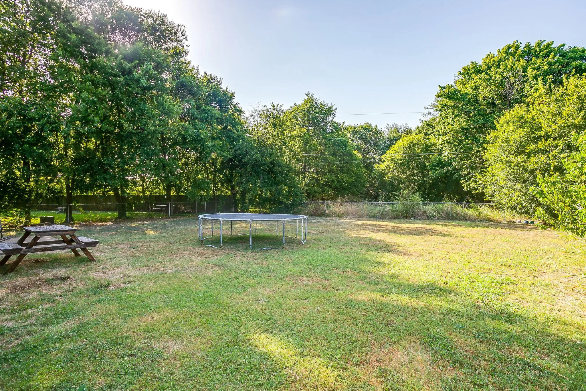 Single Family Residence For Sale in Johnson County , 1225 Sandstone Drive, Cleburne, Texas 76033, 3 Bedroom, 2 Bathroom, 2 Garage spaces, 1,307 Sqft, built in 1988, mls#21389758, Real Estate Agent in Cleburne, Homes For Sale in Johnson county, Homes For Sale in Cleburne, Realtor in Cleburne Texas, Real Estate Brokerage Independent Realty Texas, Luminita Cordes Realtor