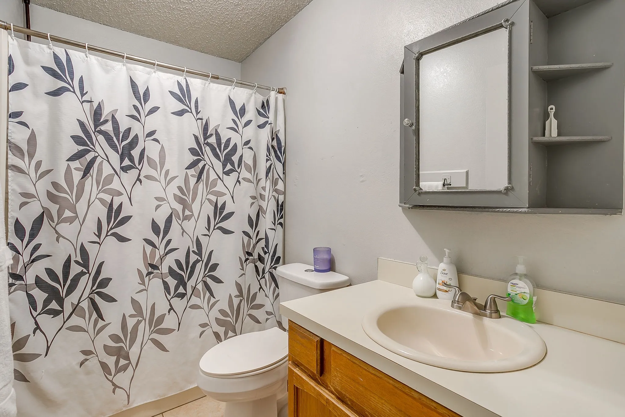 Single Family Residence For Sale in Johnson County , 1225 Sandstone Drive, Cleburne, Texas 76033, 3 Bedroom, 2 Bathroom, 2 Garage spaces, 1,307 Sqft, built in 1988, mls#21389758, Real Estate Agent in Cleburne, Homes For Sale in Johnson county, Homes For Sale in Cleburne, Realtor in Cleburne Texas, Real Estate Brokerage Independent Realty Texas, Luminita Cordes Realtor