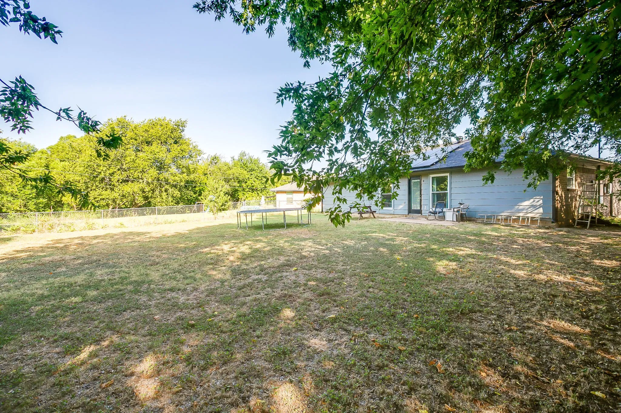 Single Family Residence For Sale in Johnson County , 1225 Sandstone Drive, Cleburne, Texas 76033, 3 Bedroom, 2 Bathroom, 2 Garage spaces, 1,307 Sqft, built in 1988, mls#21389758, Real Estate Agent in Cleburne, Homes For Sale in Johnson county, Homes For Sale in Cleburne, Realtor in Cleburne Texas, Real Estate Brokerage Independent Realty Texas, Luminita Cordes Realtor