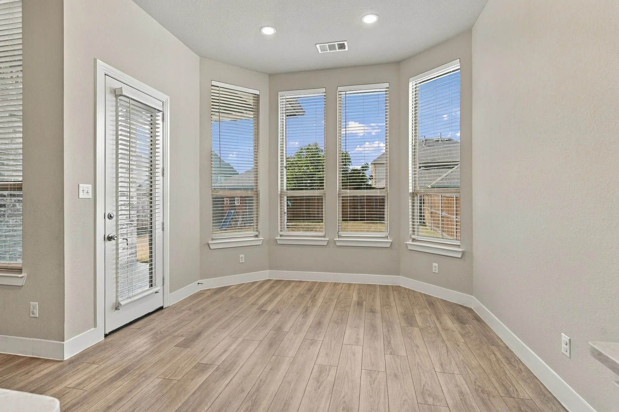 Single Family Residence For Sale in Collin County , 2220 Terry Avenue, Melissa, Texas 75454, 4 Bedroom, 3 Bathroom, 2 Garage spaces, 2,058 Sqft, built in 2020, mls#21388582, Real Estate Agent in Melissa, Homes For Sale in Collin county, Homes For Sale in Melissa, Realtor in Melissa Texas, Real Estate Brokerage Independent Realty Texas, Luminita Cordes Realtor