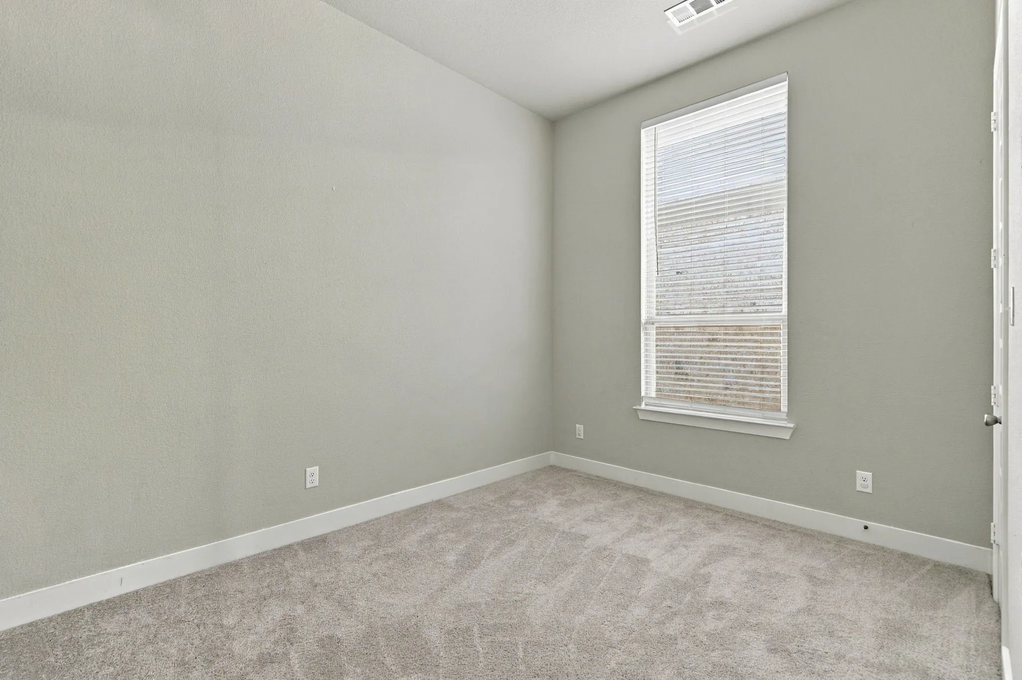Single Family Residence For Sale in Collin County , 2220 Terry Avenue, Melissa, Texas 75454, 4 Bedroom, 3 Bathroom, 2 Garage spaces, 2,058 Sqft, built in 2020, mls#21388582, Real Estate Agent in Melissa, Homes For Sale in Collin county, Homes For Sale in Melissa, Realtor in Melissa Texas, Real Estate Brokerage Independent Realty Texas, Luminita Cordes Realtor