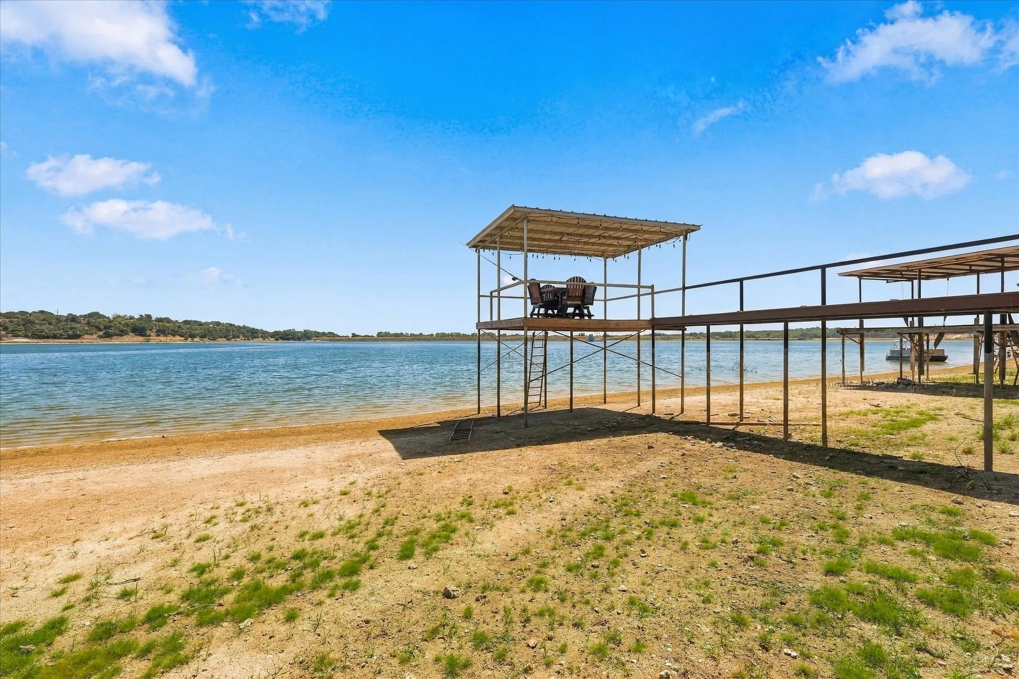 Single Family Residence For Sale in Parker County , 1231 E Lake Drive, Weatherford, Texas 76087, 2 Bedroom, 1 Bathroom, 1 Garage spaces, 953 Sqft, built in 2002, mls#21389034, Real Estate Agent in Weatherford, Homes For Sale in Parker county, Homes For Sale in Weatherford, Realtor in Weatherford Texas, Real Estate Brokerage Independent Realty Texas, Luminita Cordes Realtor