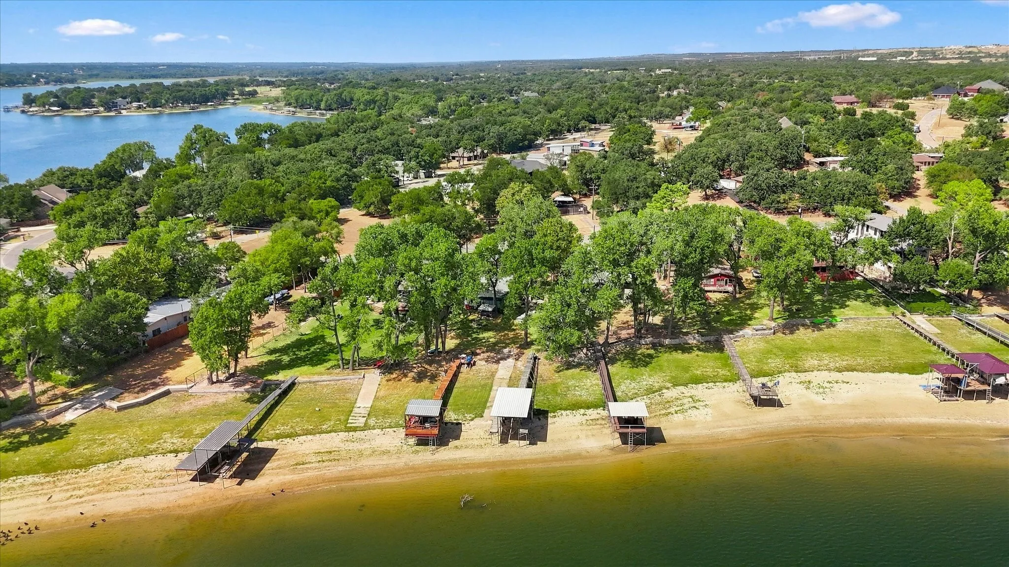 Single Family Residence For Sale in Parker County , 1231 E Lake Drive, Weatherford, Texas 76087, 2 Bedroom, 1 Bathroom, 1 Garage spaces, 953 Sqft, built in 2002, mls#21389034, Real Estate Agent in Weatherford, Homes For Sale in Parker county, Homes For Sale in Weatherford, Realtor in Weatherford Texas, Real Estate Brokerage Independent Realty Texas, Luminita Cordes Realtor
