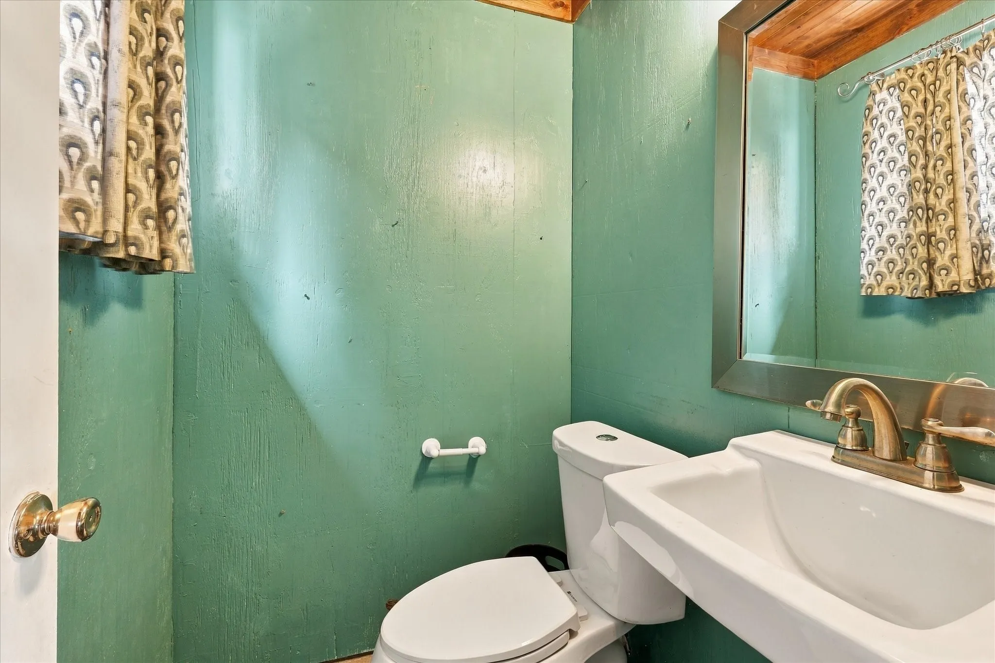 Single Family Residence For Sale in Parker County , 1231 E Lake Drive, Weatherford, Texas 76087, 2 Bedroom, 1 Bathroom, 1 Garage spaces, 953 Sqft, built in 2002, mls#21389034, Real Estate Agent in Weatherford, Homes For Sale in Parker county, Homes For Sale in Weatherford, Realtor in Weatherford Texas, Real Estate Brokerage Independent Realty Texas, Luminita Cordes Realtor