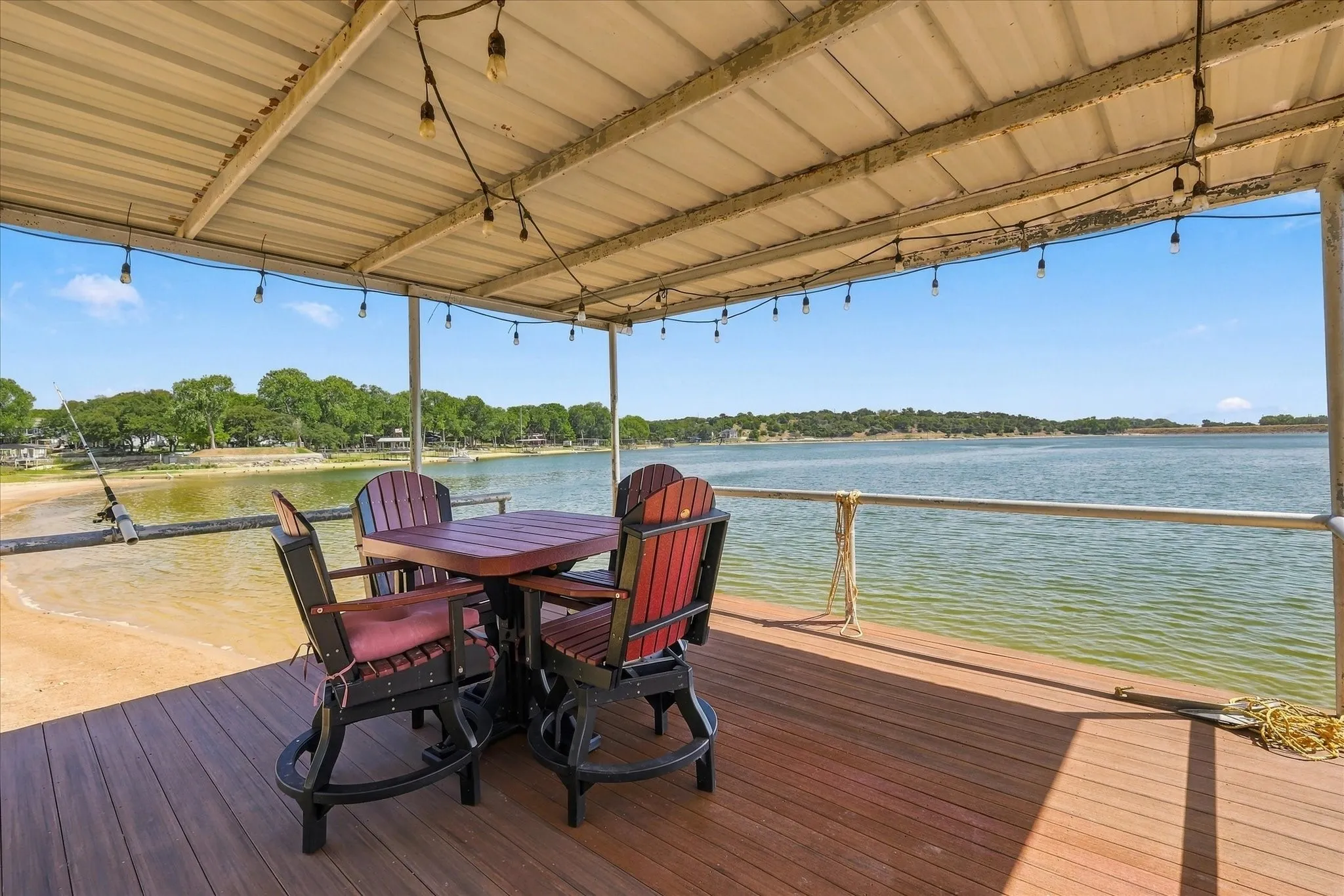 Single Family Residence For Sale in Parker County , 1231 E Lake Drive, Weatherford, Texas 76087, 2 Bedroom, 1 Bathroom, 1 Garage spaces, 953 Sqft, built in 2002, mls#21389034, Real Estate Agent in Weatherford, Homes For Sale in Parker county, Homes For Sale in Weatherford, Realtor in Weatherford Texas, Real Estate Brokerage Independent Realty Texas, Luminita Cordes Realtor