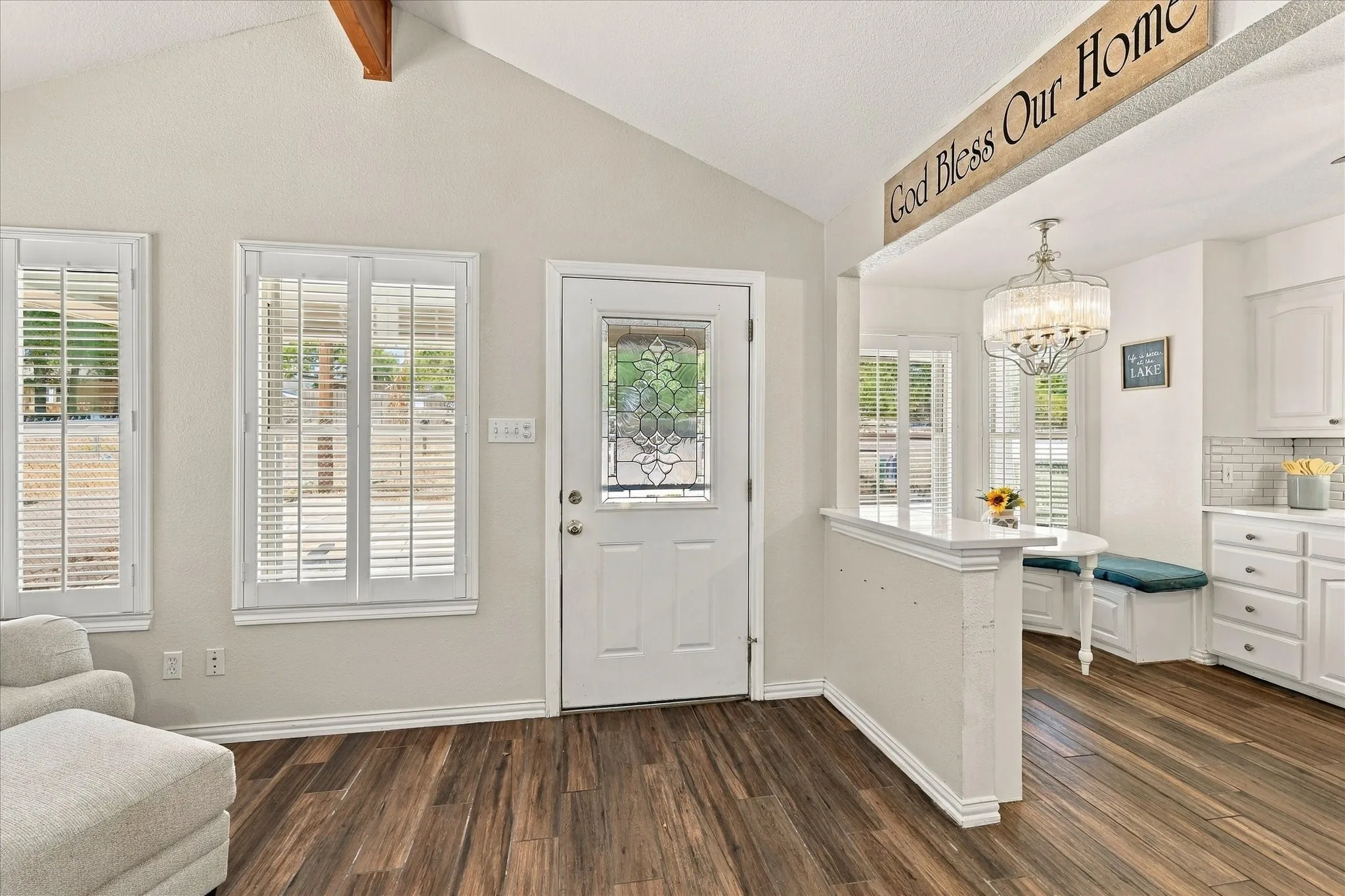 Single Family Residence For Sale in Parker County , 1231 E Lake Drive, Weatherford, Texas 76087, 2 Bedroom, 1 Bathroom, 1 Garage spaces, 953 Sqft, built in 2002, mls#21389034, Real Estate Agent in Weatherford, Homes For Sale in Parker county, Homes For Sale in Weatherford, Realtor in Weatherford Texas, Real Estate Brokerage Independent Realty Texas, Luminita Cordes Realtor