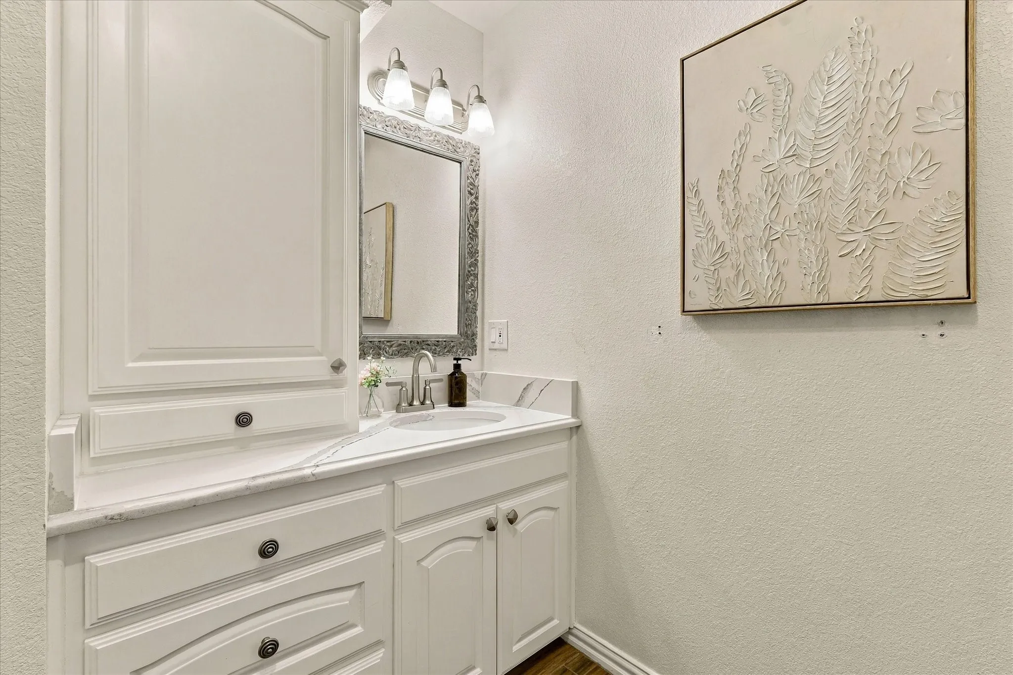 Single Family Residence For Sale in Parker County , 1231 E Lake Drive, Weatherford, Texas 76087, 2 Bedroom, 1 Bathroom, 1 Garage spaces, 953 Sqft, built in 2002, mls#21389034, Real Estate Agent in Weatherford, Homes For Sale in Parker county, Homes For Sale in Weatherford, Realtor in Weatherford Texas, Real Estate Brokerage Independent Realty Texas, Luminita Cordes Realtor