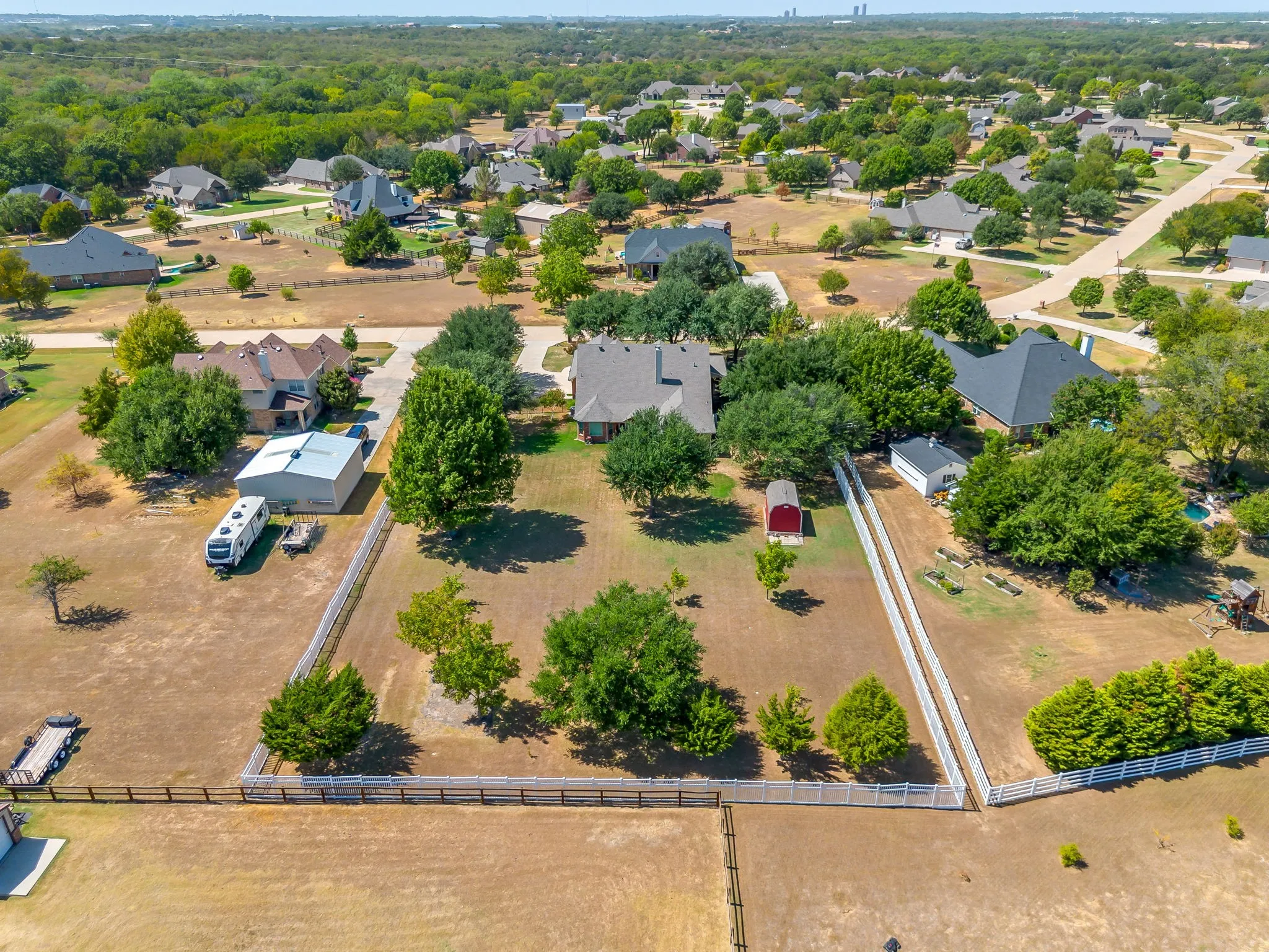 Single Family Residence For Sale in Denton County , 8101 Rodeo Drive, Denton, Texas 76208, 4 Bedroom, 3 Bathroom, 3 Garage spaces, 2,642 Sqft, built in 2001, mls#21385905, Real Estate Agent in Denton, Homes For Sale in Denton county, Homes For Sale in Denton, Realtor in Denton Texas, Real Estate Brokerage Independent Realty Texas, Luminita Cordes Realtor