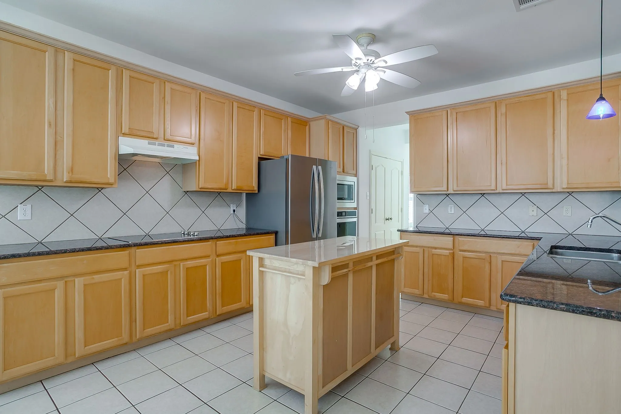 Single Family Residence For Sale in Denton County , 8101 Rodeo Drive, Denton, Texas 76208, 4 Bedroom, 3 Bathroom, 3 Garage spaces, 2,642 Sqft, built in 2001, mls#21385905, Real Estate Agent in Denton, Homes For Sale in Denton county, Homes For Sale in Denton, Realtor in Denton Texas, Real Estate Brokerage Independent Realty Texas, Luminita Cordes Realtor
