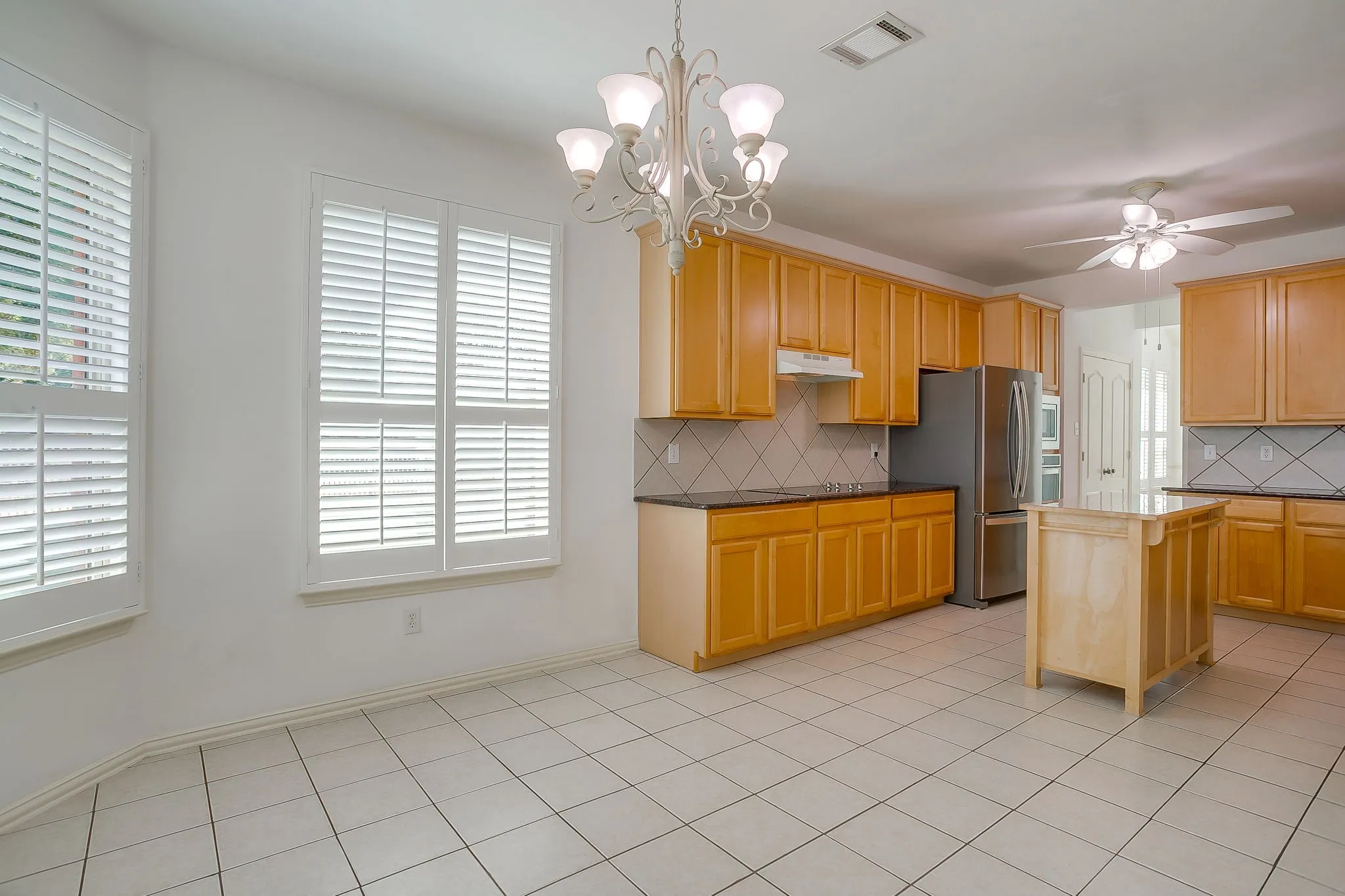 Single Family Residence For Sale in Denton County , 8101 Rodeo Drive, Denton, Texas 76208, 4 Bedroom, 3 Bathroom, 3 Garage spaces, 2,642 Sqft, built in 2001, mls#21385905, Real Estate Agent in Denton, Homes For Sale in Denton county, Homes For Sale in Denton, Realtor in Denton Texas, Real Estate Brokerage Independent Realty Texas, Luminita Cordes Realtor