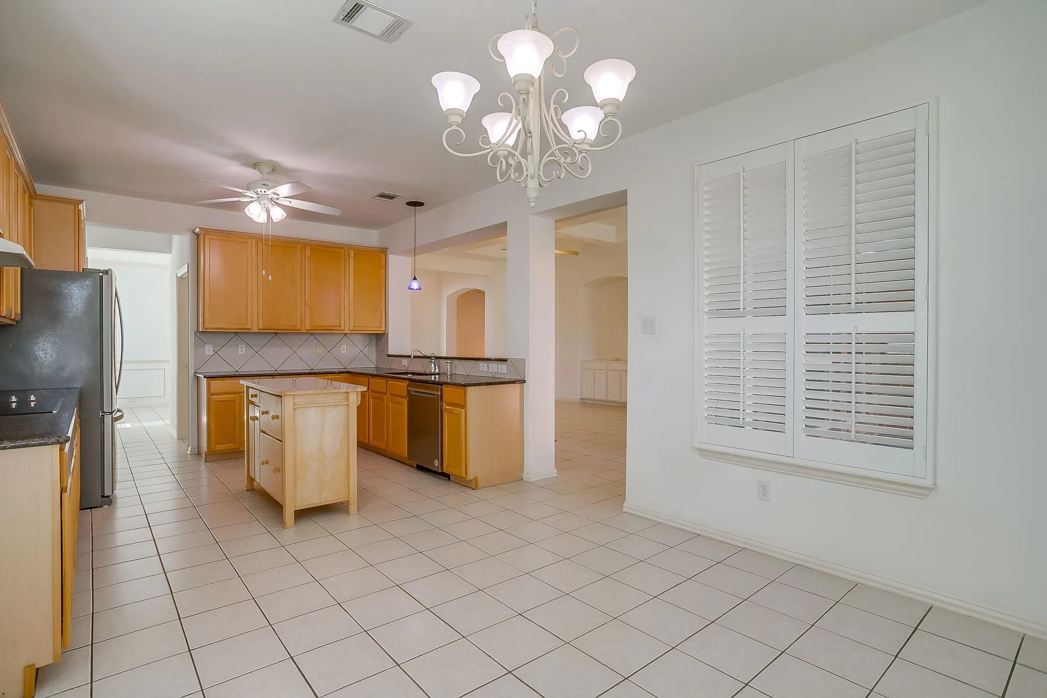Single Family Residence For Sale in Denton County , 8101 Rodeo Drive, Denton, Texas 76208, 4 Bedroom, 3 Bathroom, 3 Garage spaces, 2,642 Sqft, built in 2001, mls#21385905, Real Estate Agent in Denton, Homes For Sale in Denton county, Homes For Sale in Denton, Realtor in Denton Texas, Real Estate Brokerage Independent Realty Texas, Luminita Cordes Realtor