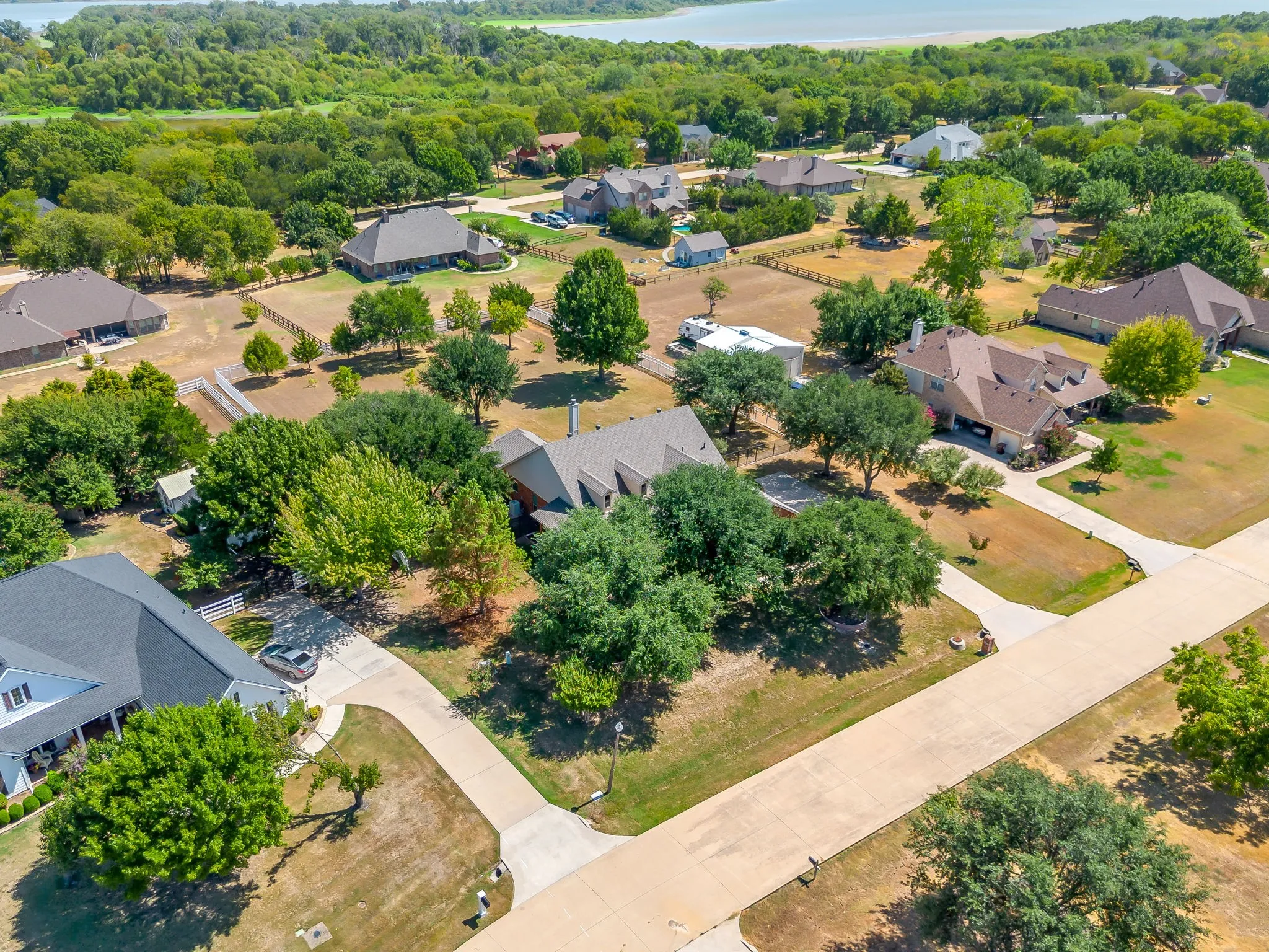 Single Family Residence For Sale in Denton County , 8101 Rodeo Drive, Denton, Texas 76208, 4 Bedroom, 3 Bathroom, 3 Garage spaces, 2,642 Sqft, built in 2001, mls#21385905, Real Estate Agent in Denton, Homes For Sale in Denton county, Homes For Sale in Denton, Realtor in Denton Texas, Real Estate Brokerage Independent Realty Texas, Luminita Cordes Realtor