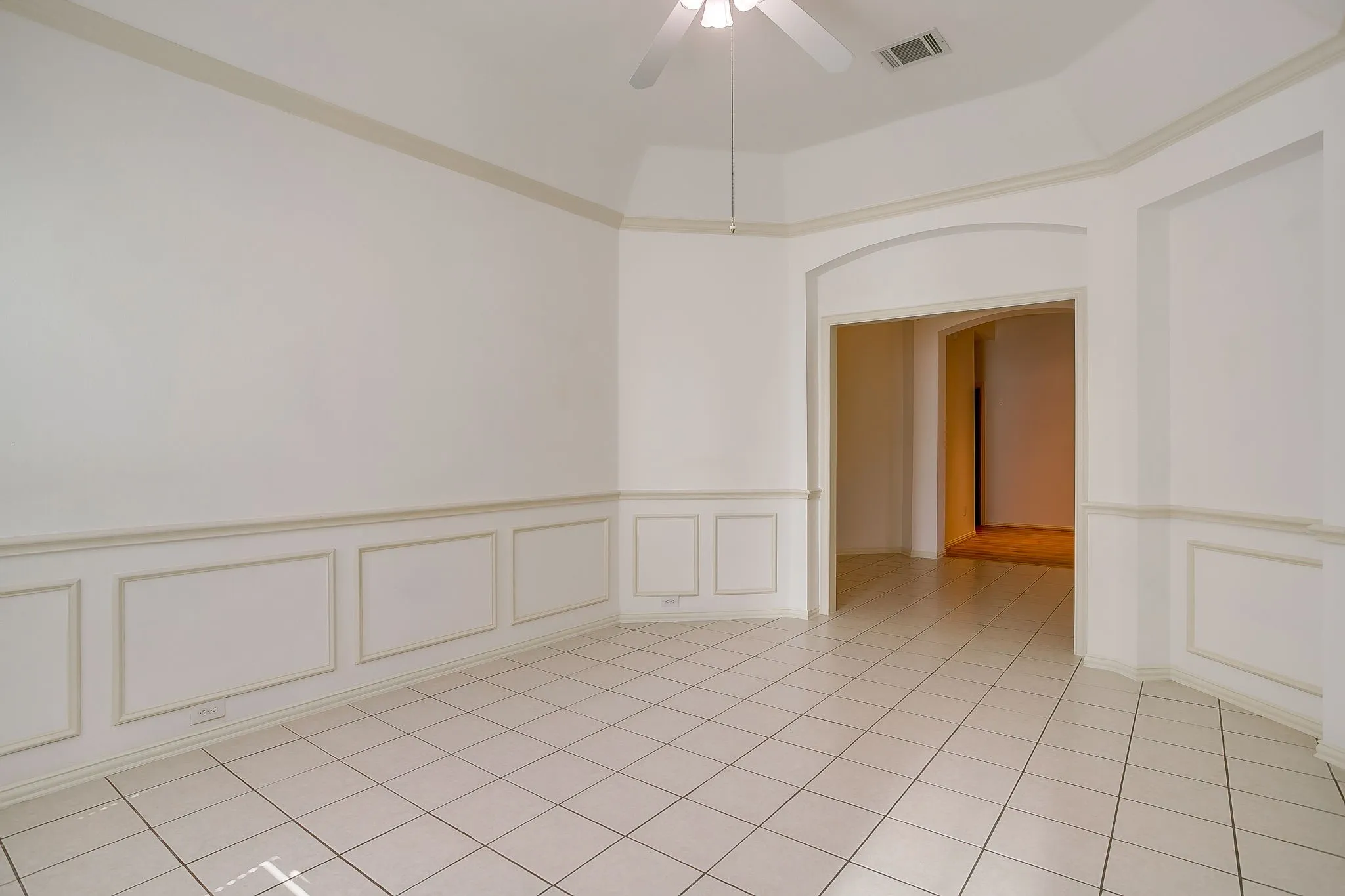 Single Family Residence For Sale in Denton County , 8101 Rodeo Drive, Denton, Texas 76208, 4 Bedroom, 3 Bathroom, 3 Garage spaces, 2,642 Sqft, built in 2001, mls#21385905, Real Estate Agent in Denton, Homes For Sale in Denton county, Homes For Sale in Denton, Realtor in Denton Texas, Real Estate Brokerage Independent Realty Texas, Luminita Cordes Realtor