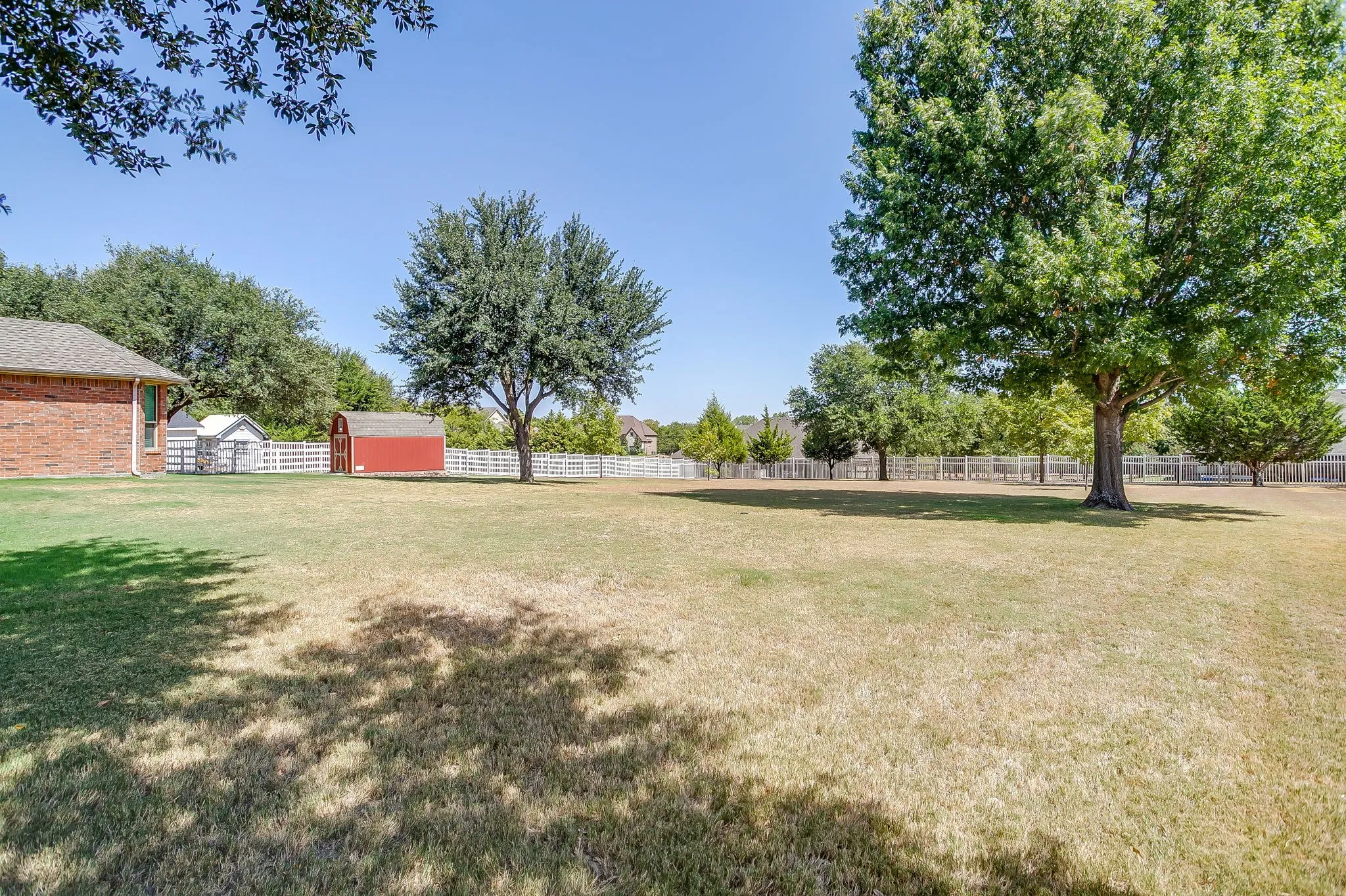 Single Family Residence For Sale in Denton County , 8101 Rodeo Drive, Denton, Texas 76208, 4 Bedroom, 3 Bathroom, 3 Garage spaces, 2,642 Sqft, built in 2001, mls#21385905, Real Estate Agent in Denton, Homes For Sale in Denton county, Homes For Sale in Denton, Realtor in Denton Texas, Real Estate Brokerage Independent Realty Texas, Luminita Cordes Realtor
