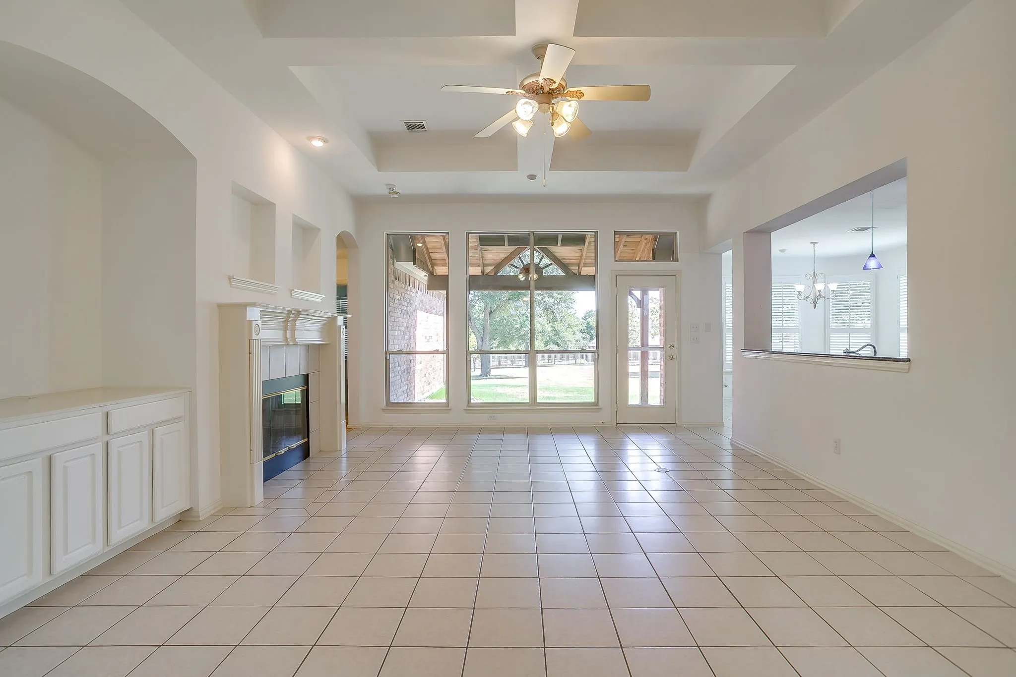 Single Family Residence For Sale in Denton County , 8101 Rodeo Drive, Denton, Texas 76208, 4 Bedroom, 3 Bathroom, 3 Garage spaces, 2,642 Sqft, built in 2001, mls#21385905, Real Estate Agent in Denton, Homes For Sale in Denton county, Homes For Sale in Denton, Realtor in Denton Texas, Real Estate Brokerage Independent Realty Texas, Luminita Cordes Realtor