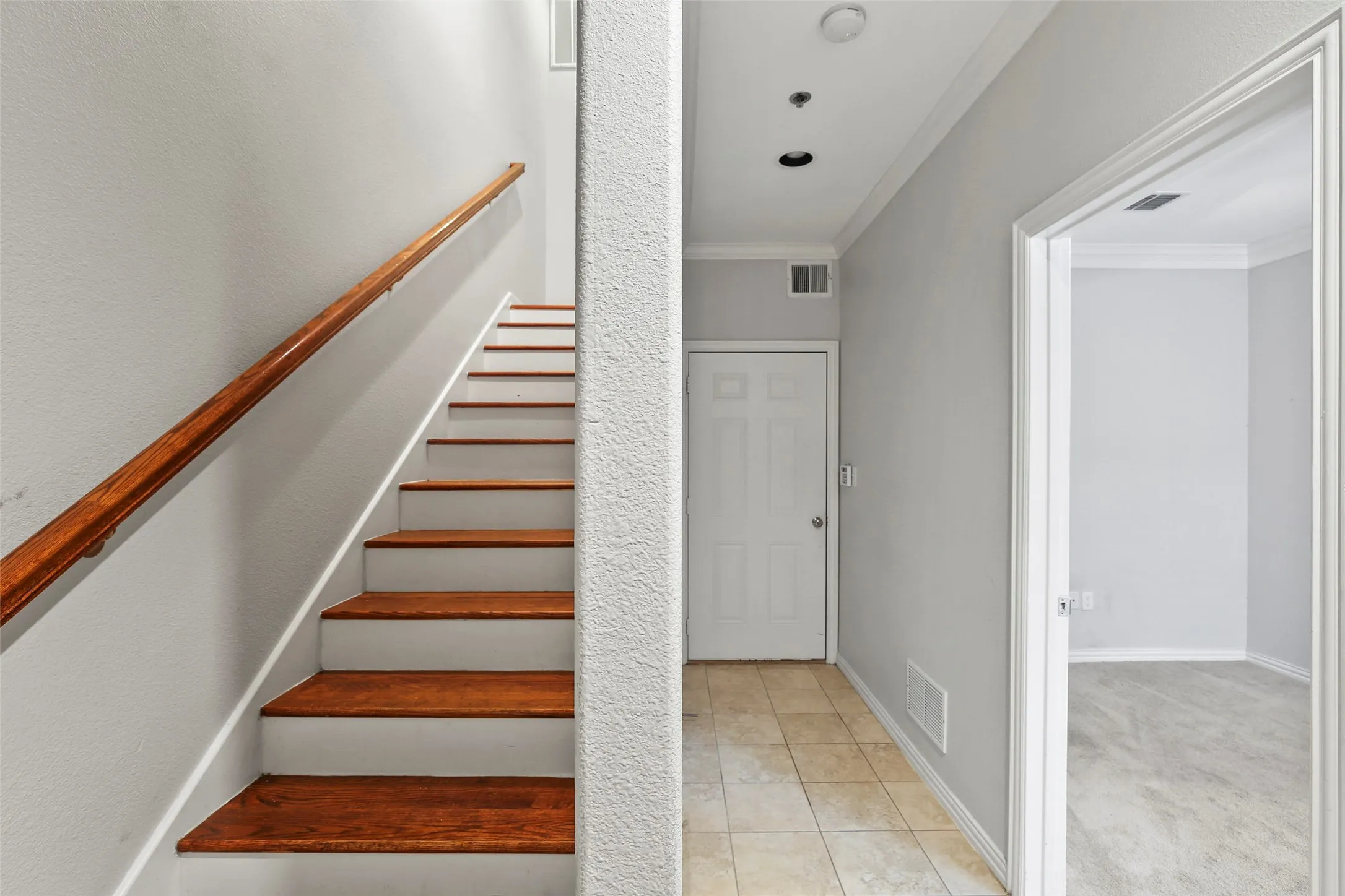 Condominium For Rent in Dallas County , 3119 Cedarplaza Lane 303, Dallas, Texas 75235, 3 Bedroom, 4 Bathroom, 2 Garage spaces, 1,771 Sqft, built in 2006, mls#21389772, Real Estate Agent in Dallas, Homes For Rent in Dallas county, Homes For Rent in Dallas, Realtor in Dallas Texas, Real Estate Brokerage Independent Realty Texas, Luminita Cordes Realtor