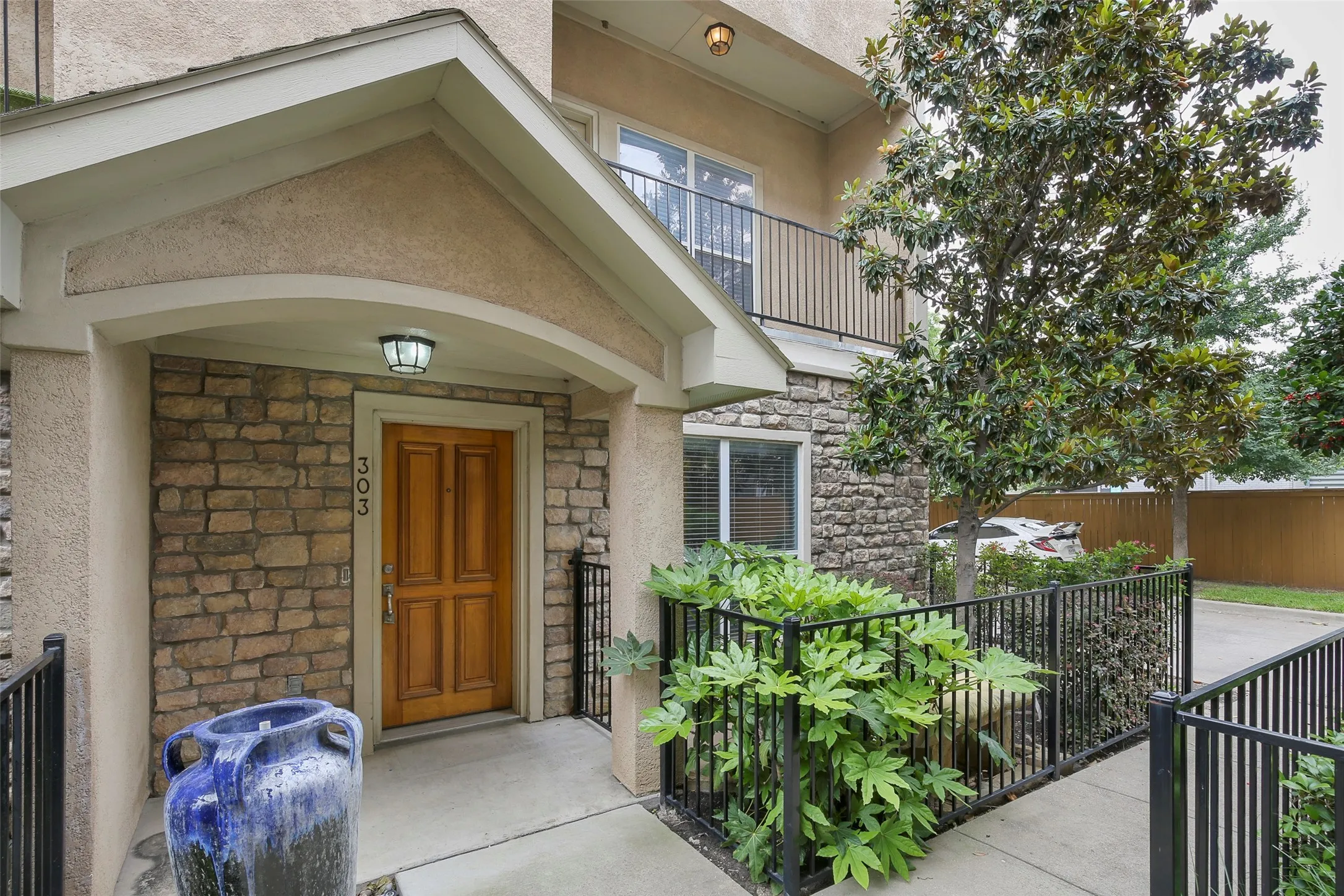 Condominium For Rent in Dallas County , 3119 Cedarplaza Lane 303, Dallas, Texas 75235, 3 Bedroom, 4 Bathroom, 2 Garage spaces, 1,771 Sqft, built in 2006, mls#21389772, Real Estate Agent in Dallas, Homes For Rent in Dallas county, Homes For Rent in Dallas, Realtor in Dallas Texas, Real Estate Brokerage Independent Realty Texas, Luminita Cordes Realtor