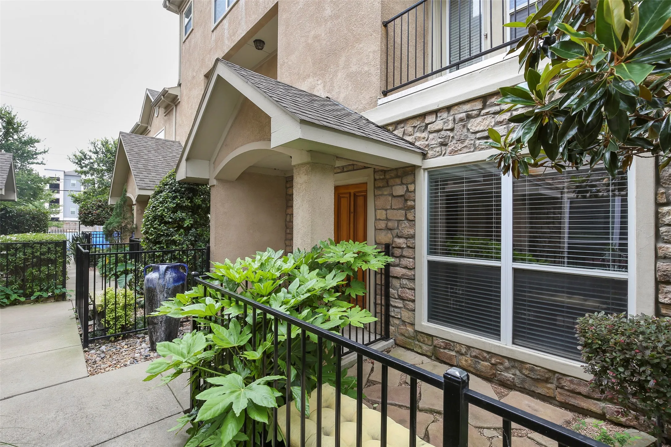 Condominium For Rent in Dallas County , 3119 Cedarplaza Lane 303, Dallas, Texas 75235, 3 Bedroom, 4 Bathroom, 2 Garage spaces, 1,771 Sqft, built in 2006, mls#21389772, Real Estate Agent in Dallas, Homes For Rent in Dallas county, Homes For Rent in Dallas, Realtor in Dallas Texas, Real Estate Brokerage Independent Realty Texas, Luminita Cordes Realtor