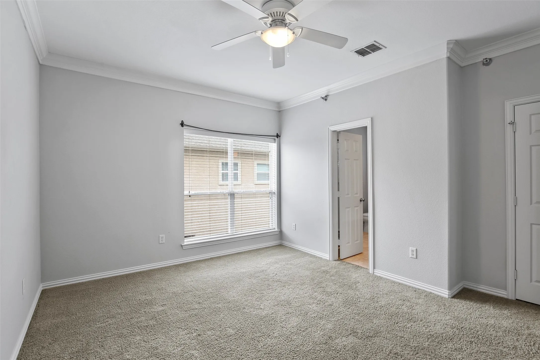 Condominium For Rent in Dallas County , 3119 Cedarplaza Lane 303, Dallas, Texas 75235, 3 Bedroom, 4 Bathroom, 2 Garage spaces, 1,771 Sqft, built in 2006, mls#21389772, Real Estate Agent in Dallas, Homes For Rent in Dallas county, Homes For Rent in Dallas, Realtor in Dallas Texas, Real Estate Brokerage Independent Realty Texas, Luminita Cordes Realtor
