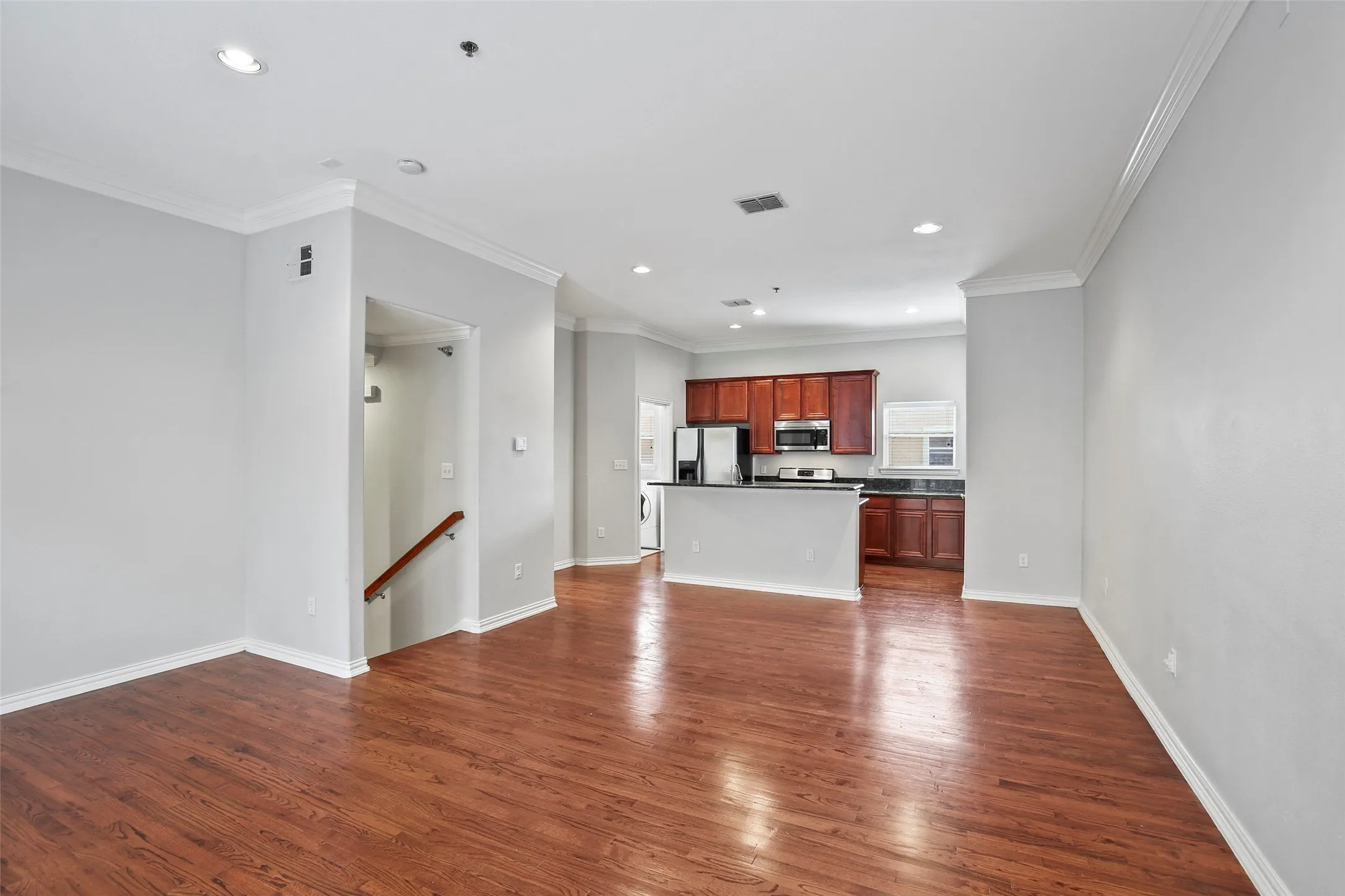 Condominium For Rent in Dallas County , 3119 Cedarplaza Lane 303, Dallas, Texas 75235, 3 Bedroom, 4 Bathroom, 2 Garage spaces, 1,771 Sqft, built in 2006, mls#21389772, Real Estate Agent in Dallas, Homes For Rent in Dallas county, Homes For Rent in Dallas, Realtor in Dallas Texas, Real Estate Brokerage Independent Realty Texas, Luminita Cordes Realtor